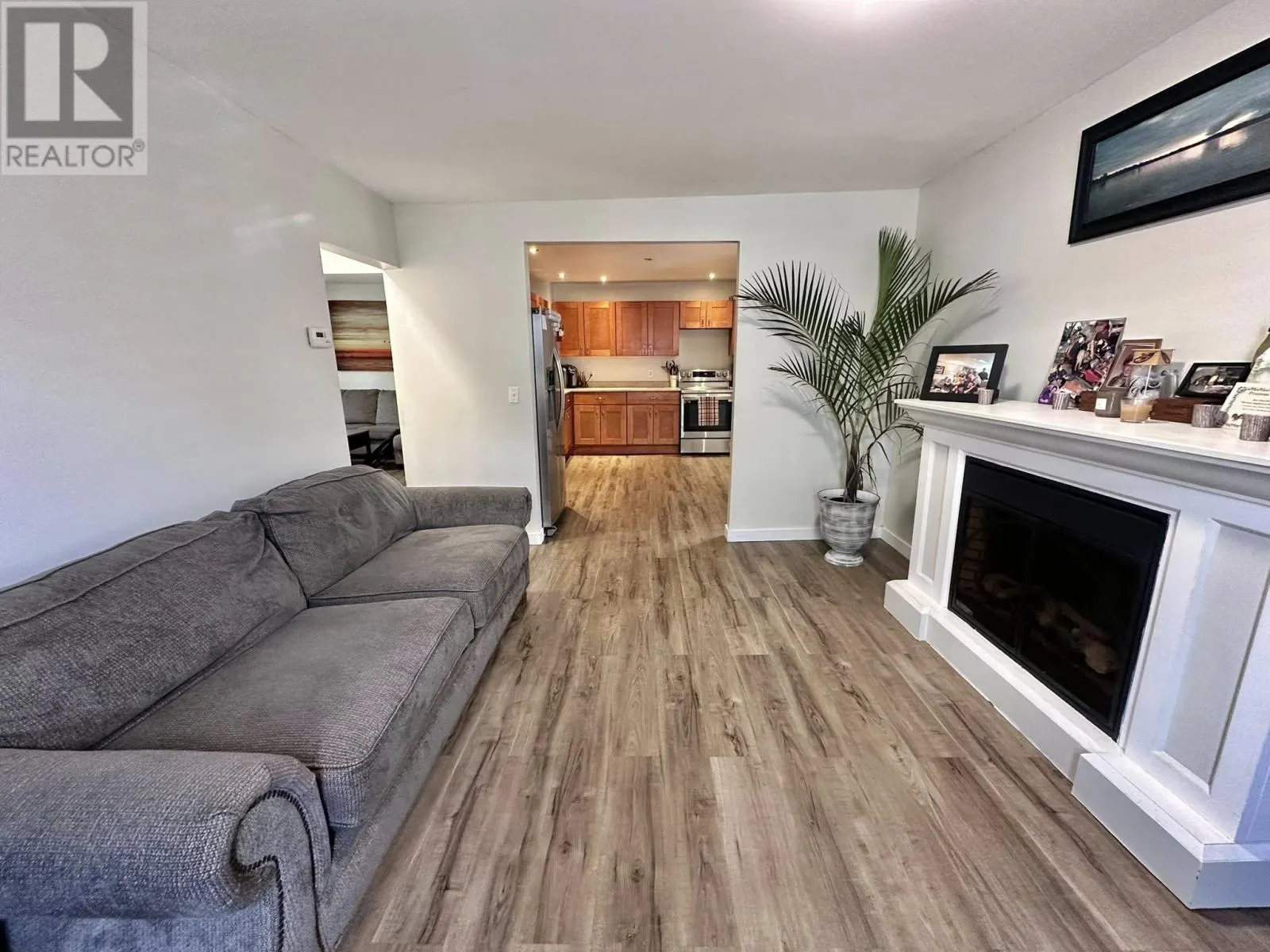 230 Amelia ST E