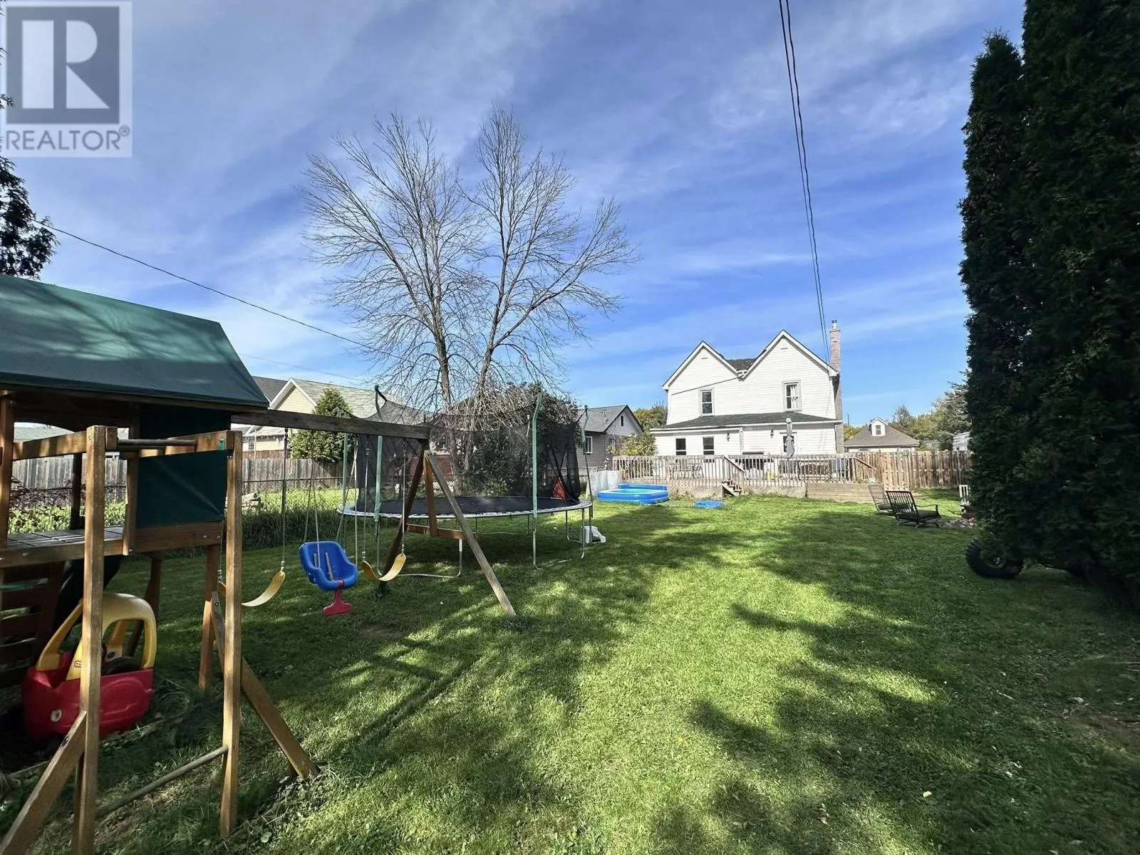 230 Amelia ST E