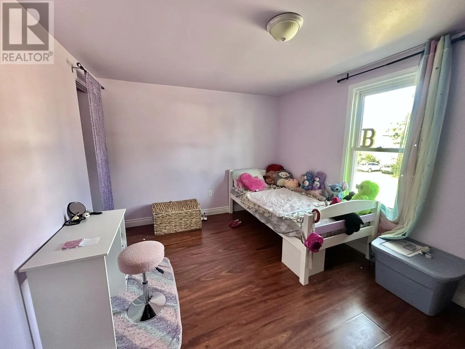 230 Amelia ST E
