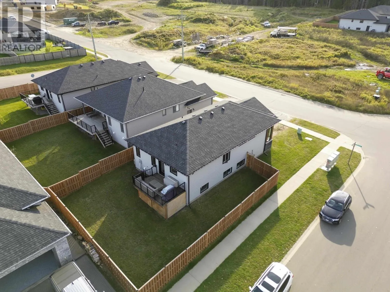 437 Aquamarine DR