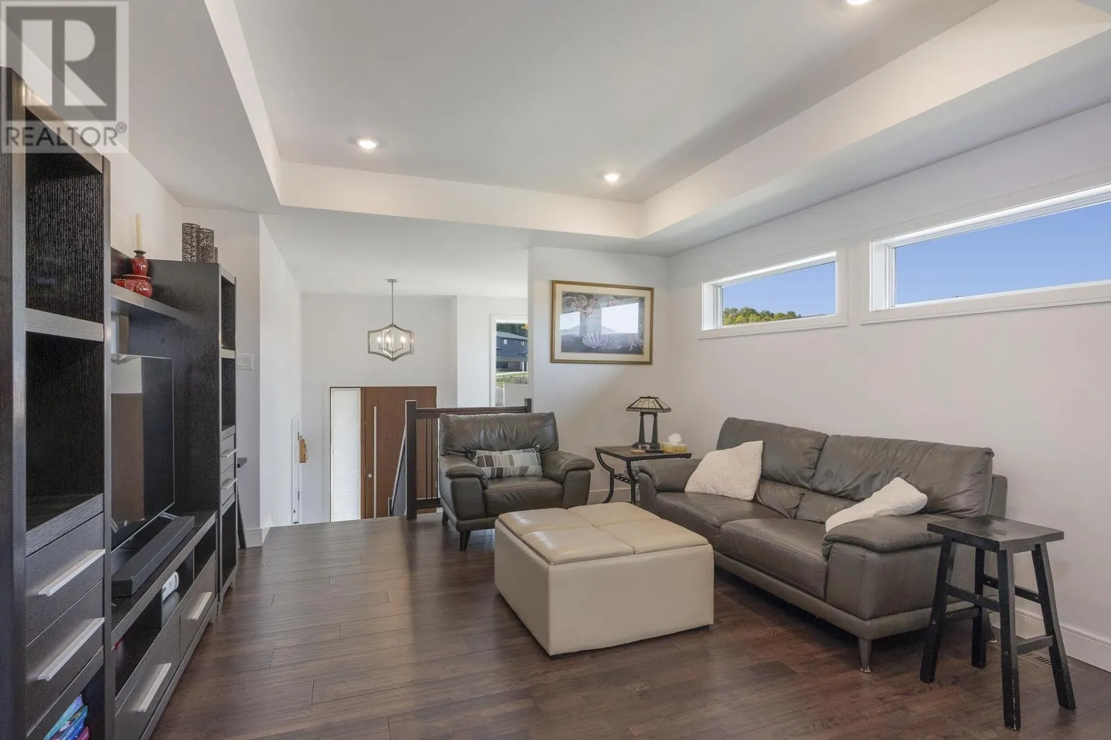 437 Aquamarine DR