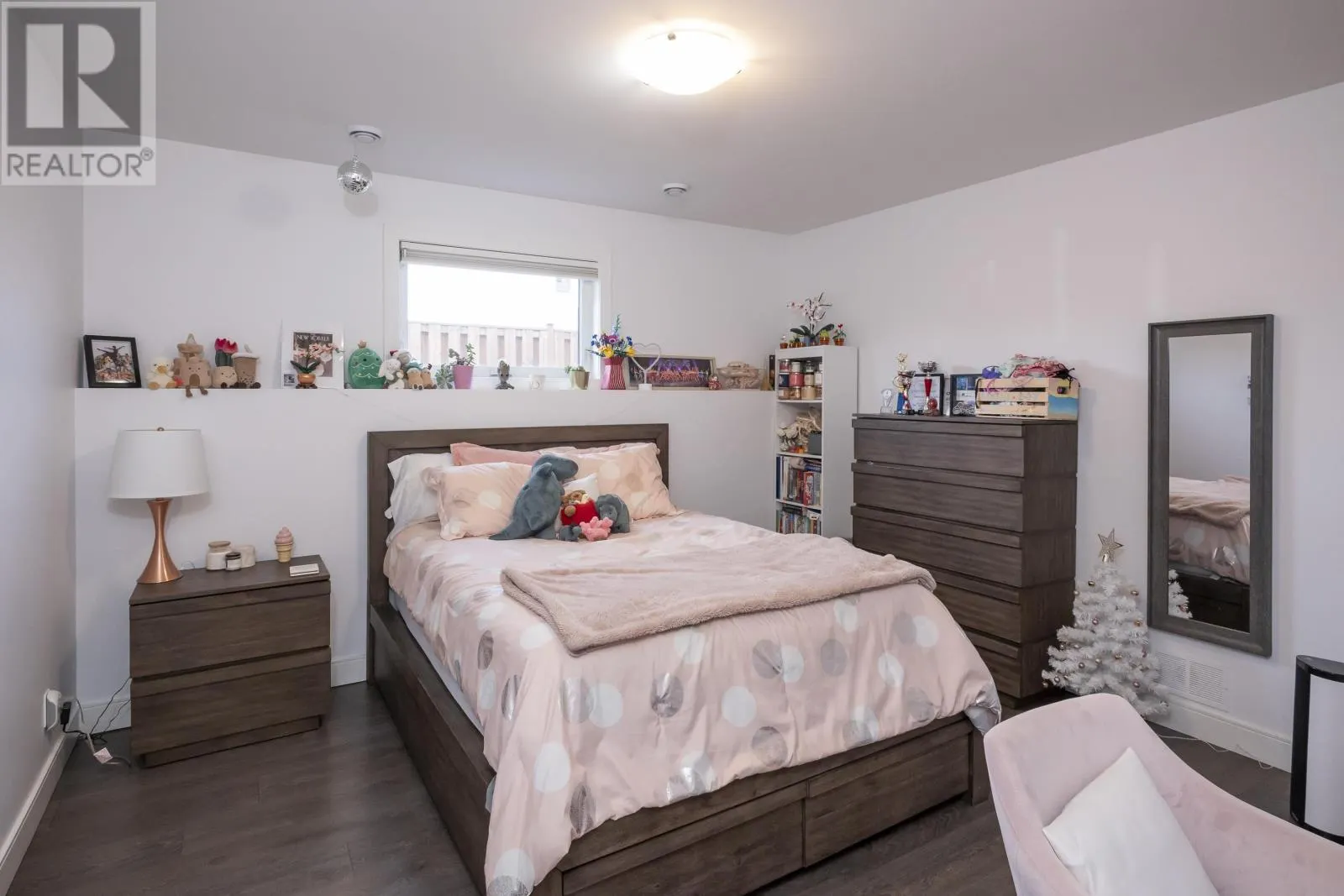 437 Aquamarine DR