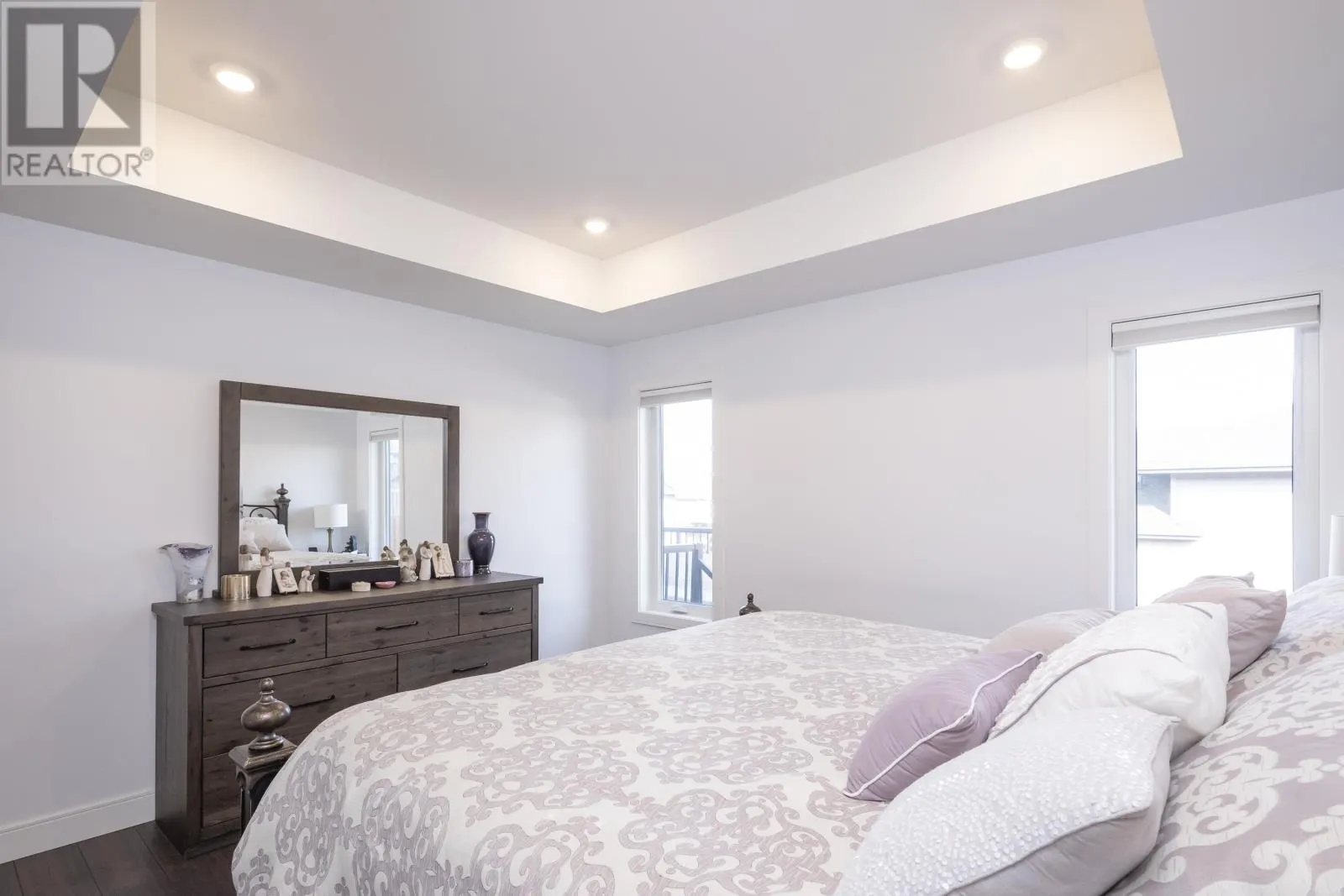 437 Aquamarine DR