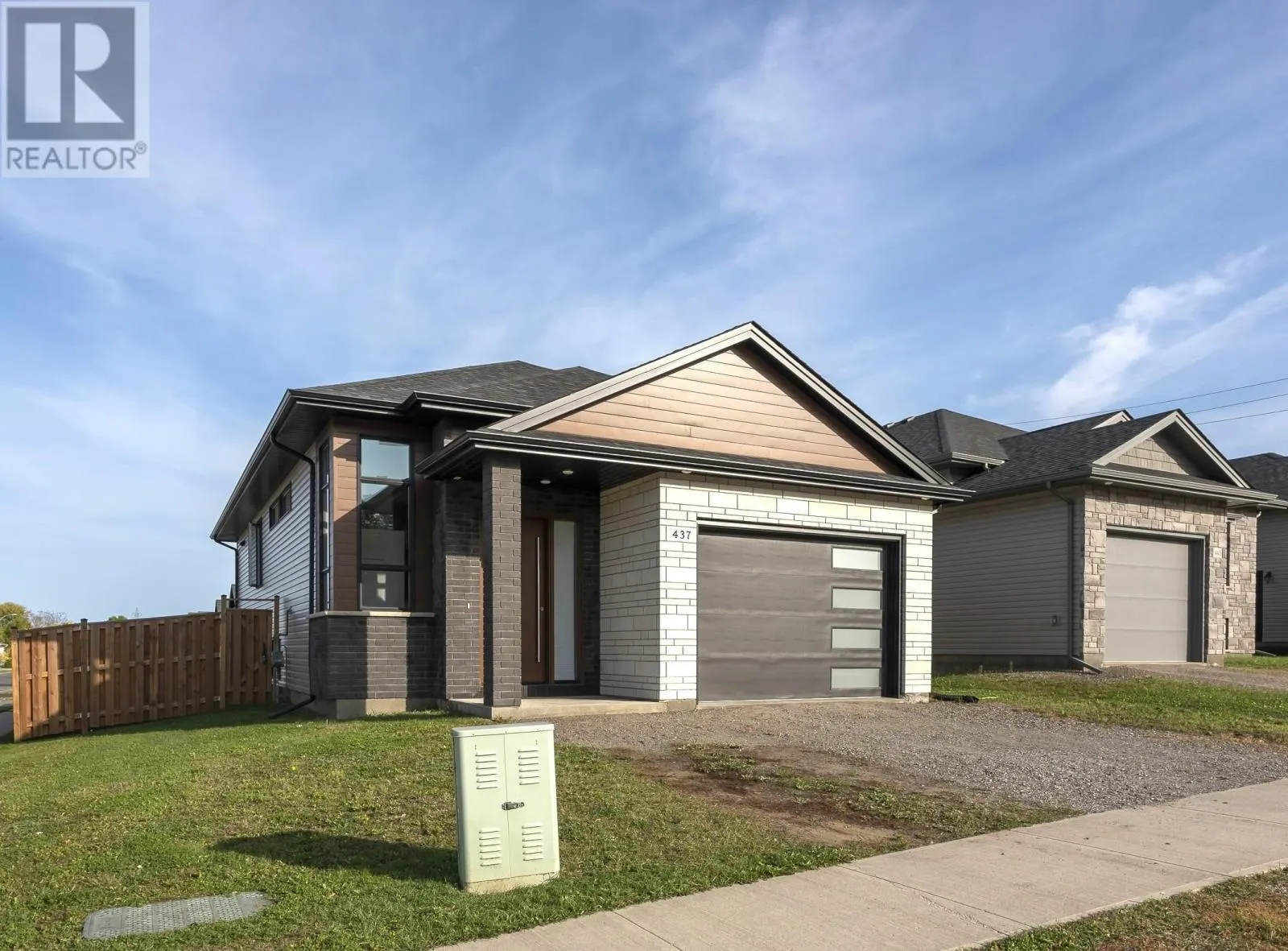 437 Aquamarine DR