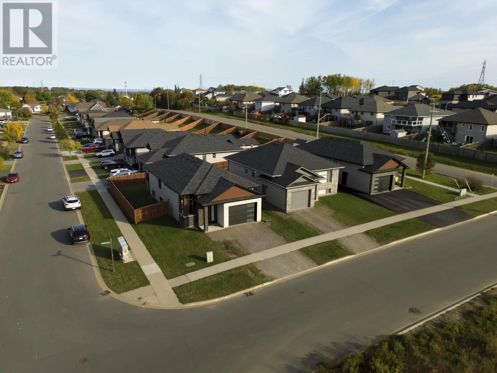 437 Aquamarine DR