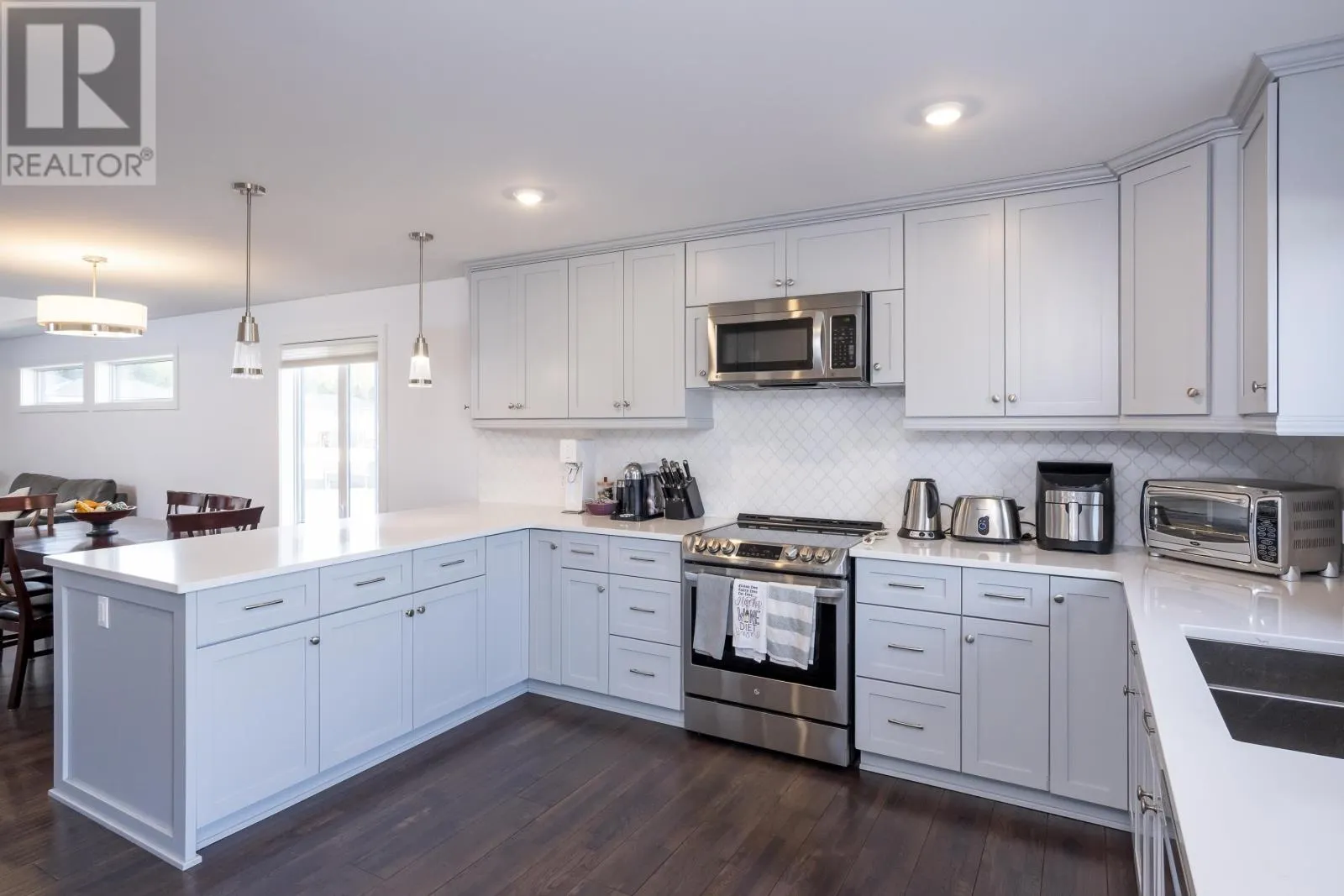 437 Aquamarine DR