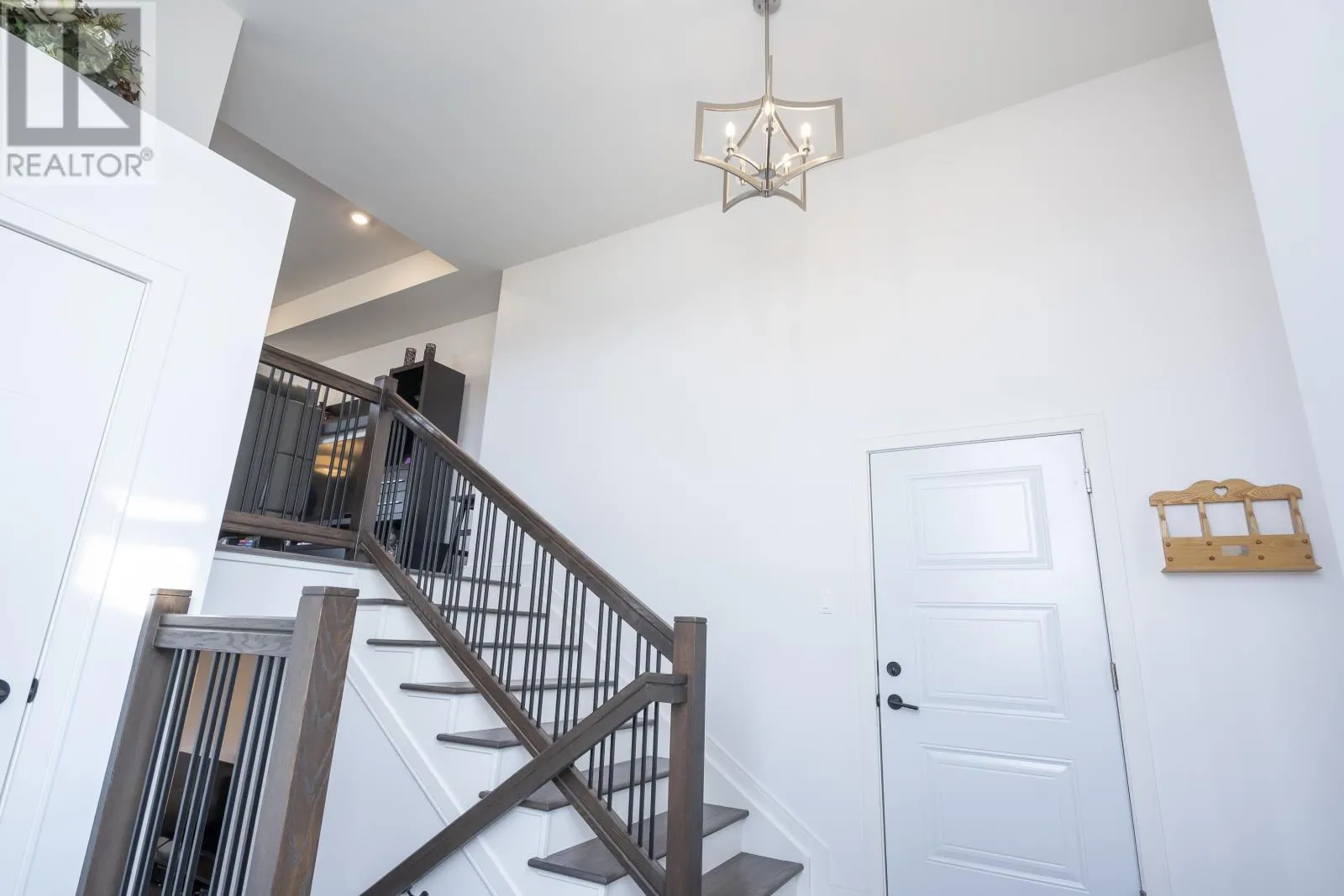 437 Aquamarine DR