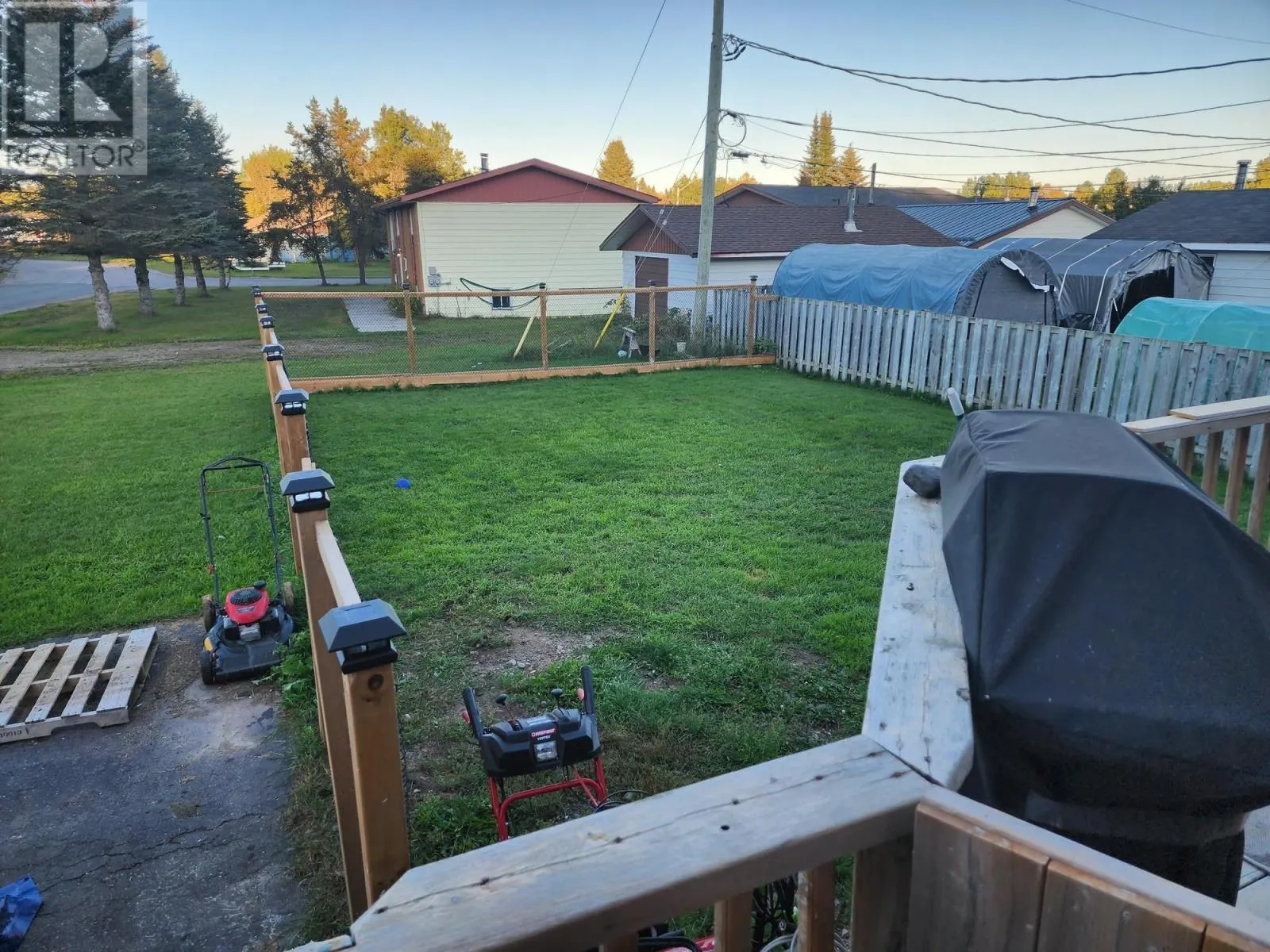 41 SOUTHRIDGE CRES