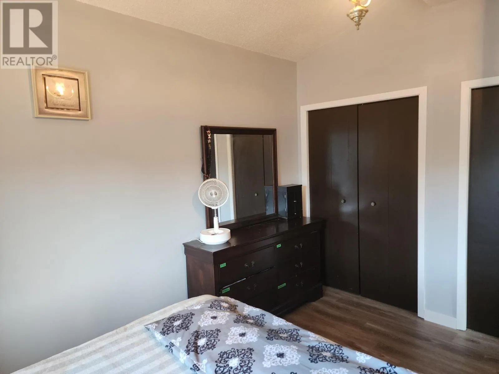 41 SOUTHRIDGE CRES