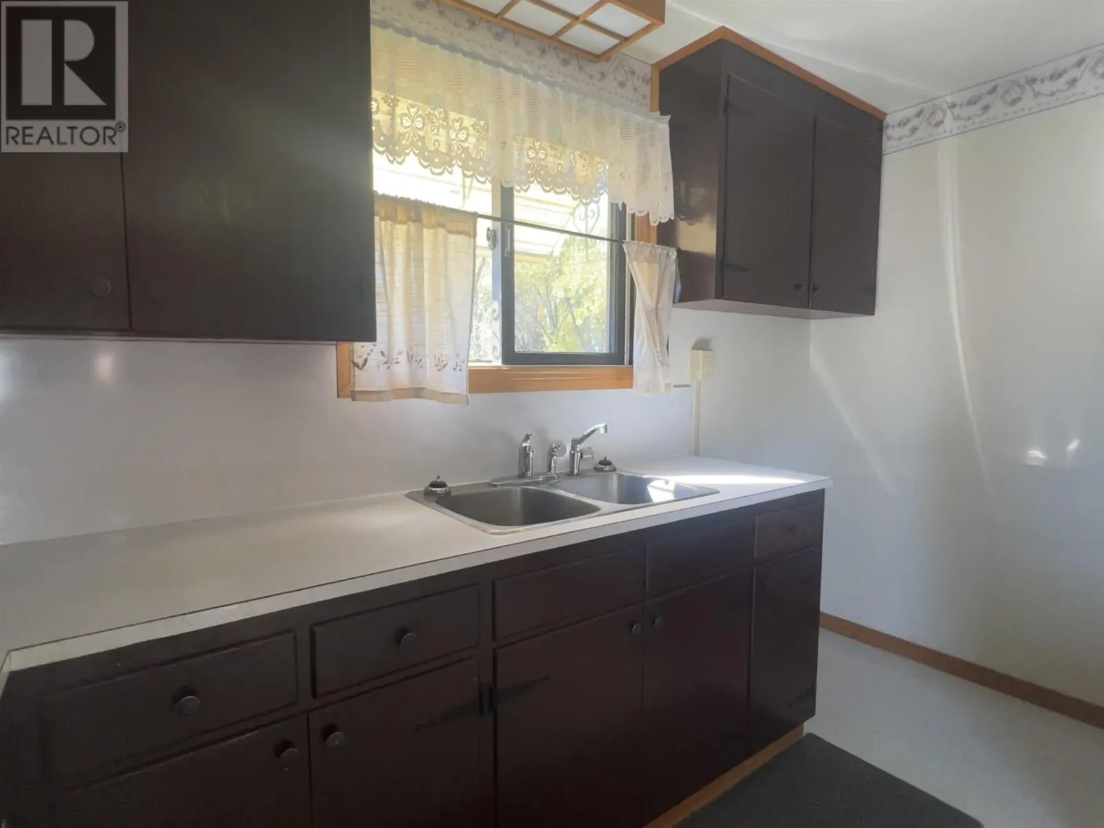 146 Pine CRES