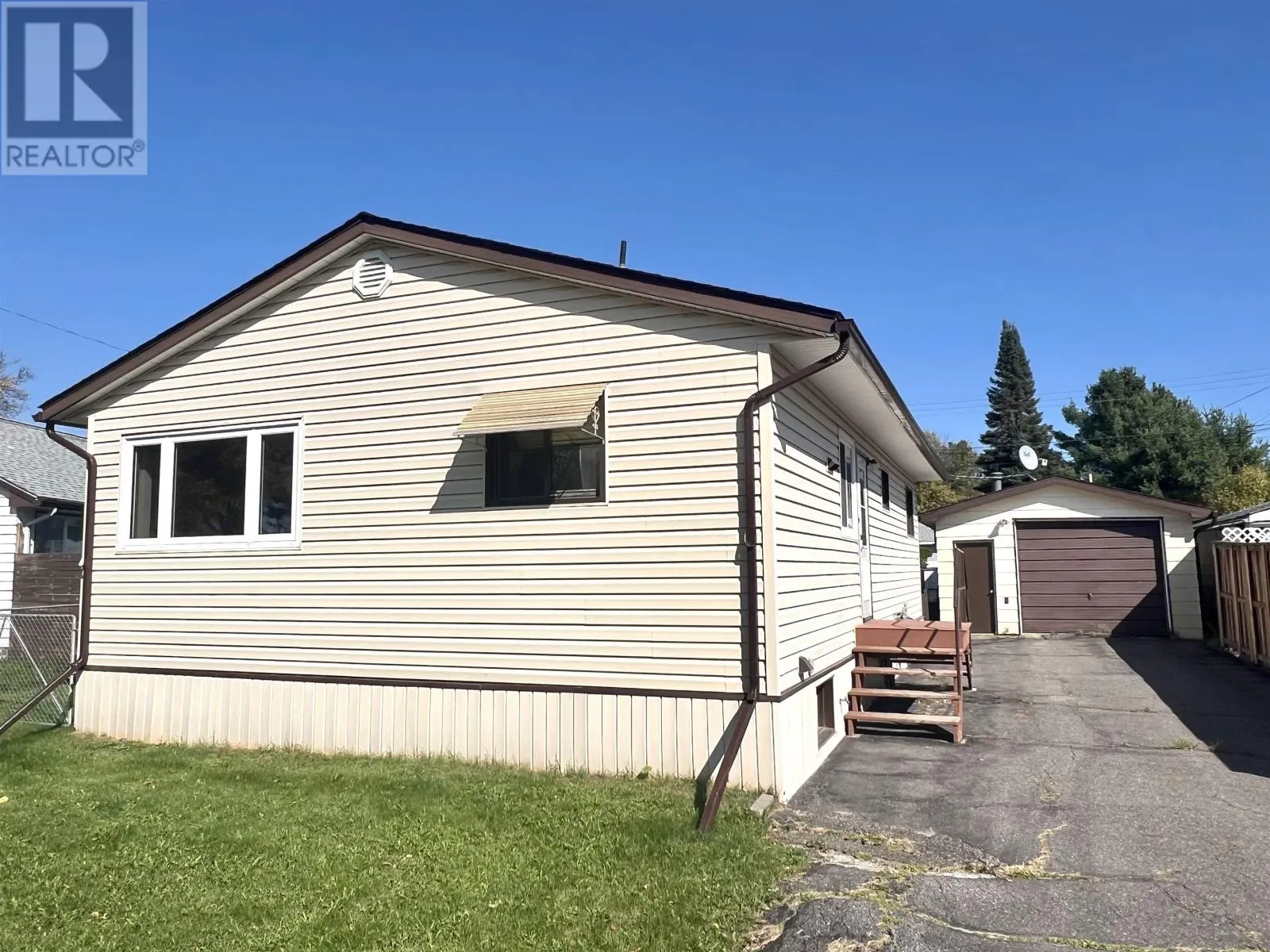 146 Pine CRES