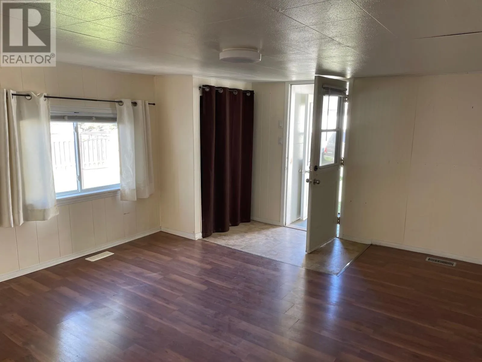 351 Amelia ST E