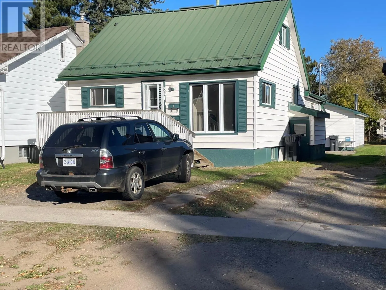 351 Amelia ST E