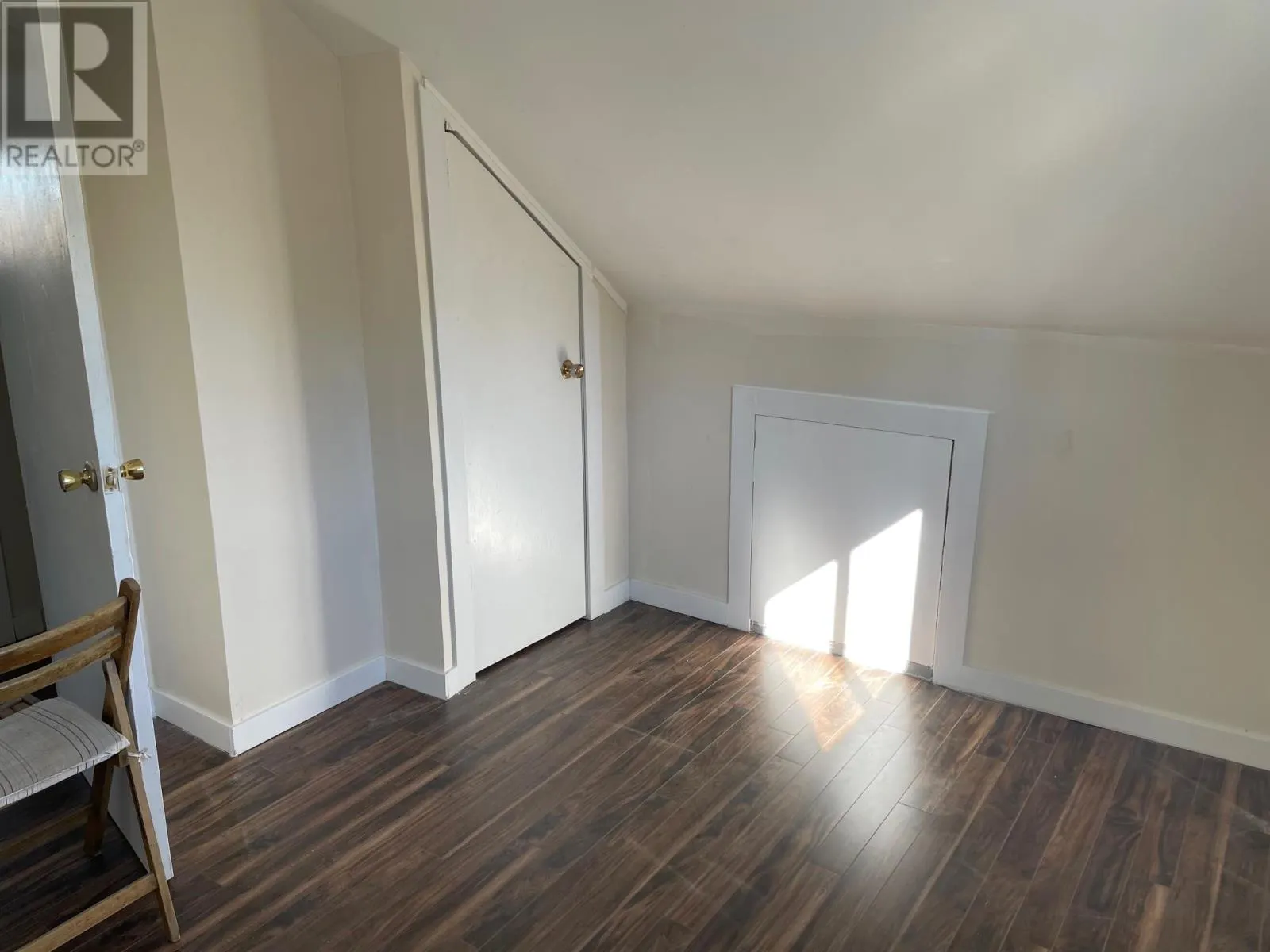 351 Amelia ST E