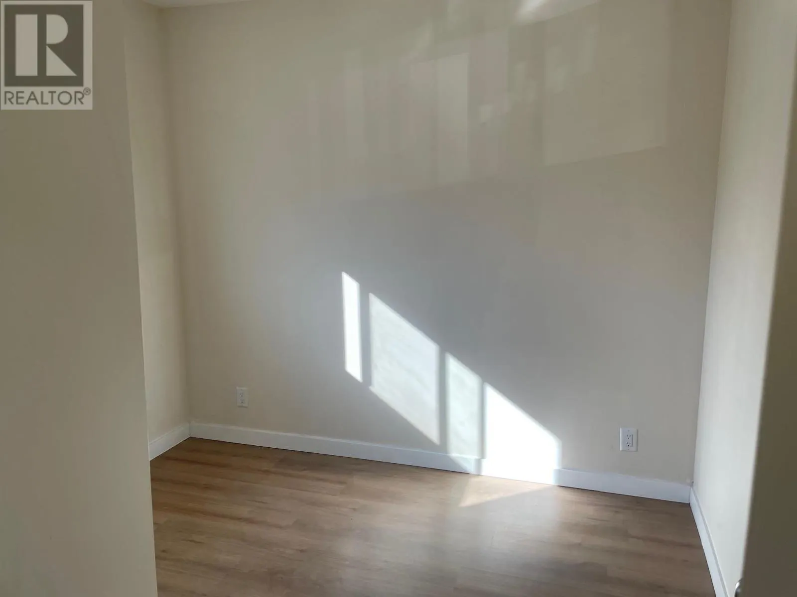 351 Amelia ST E
