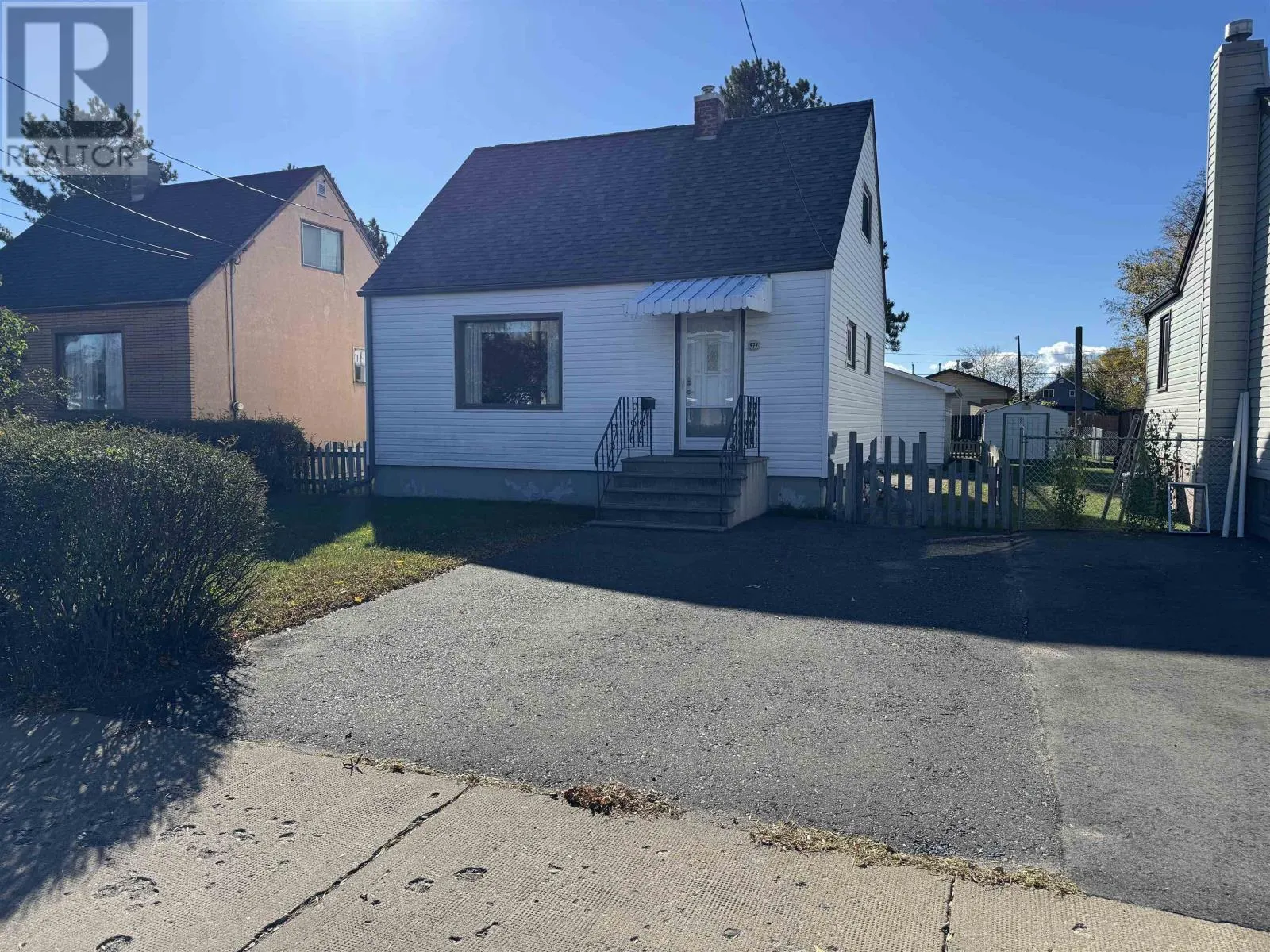 371 Marion ST