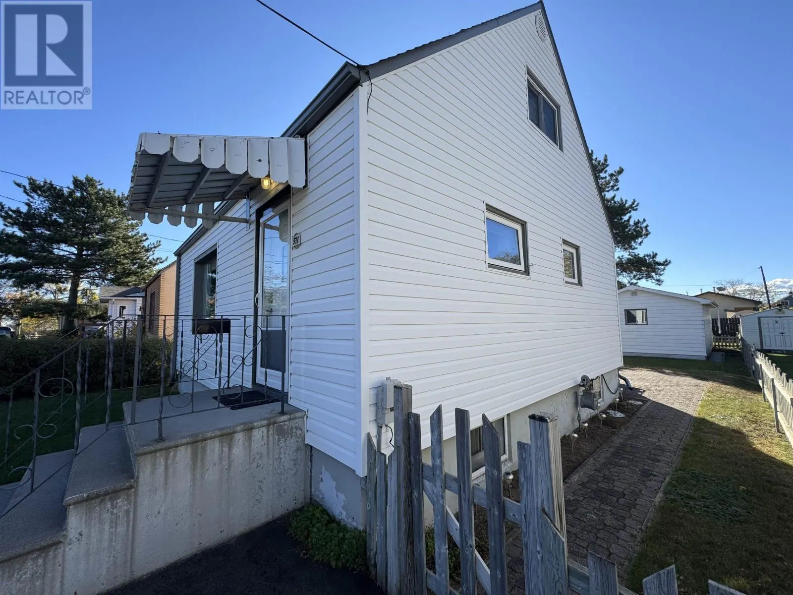 371 Marion ST