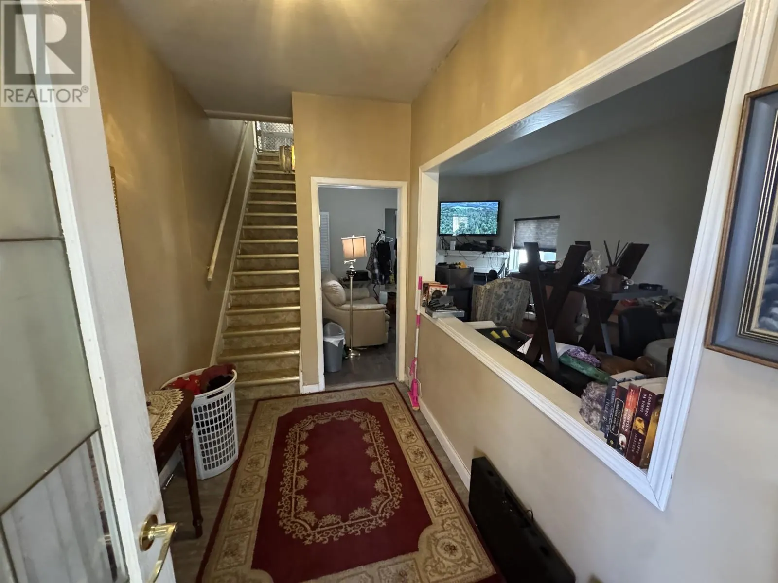709 McKenzie ST