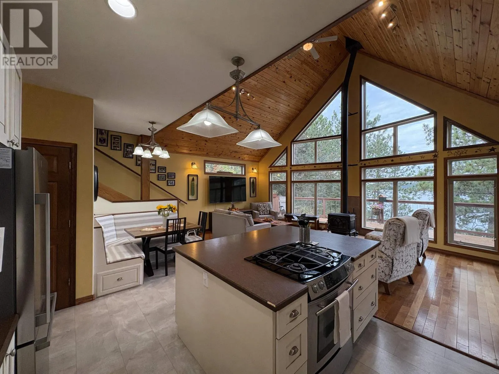 329 JAPADA TRL|BEARS PASSAGE