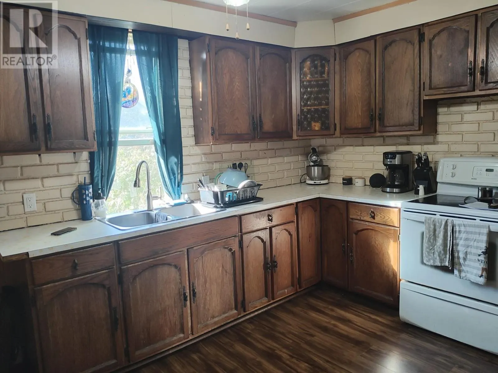 421 Archibald St. S