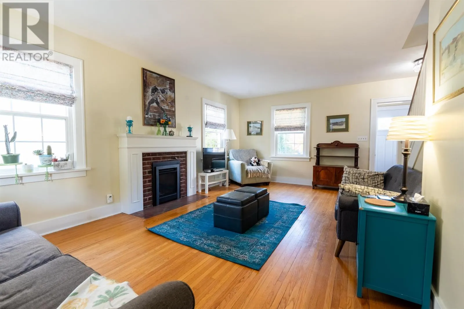 506 Selkirk ST S
