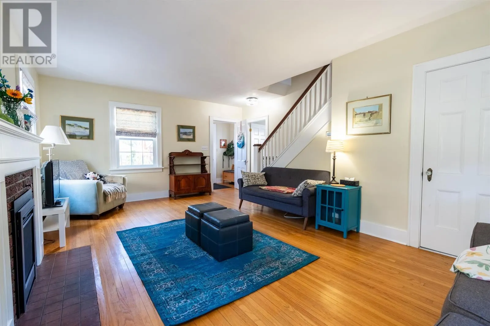 506 Selkirk ST S