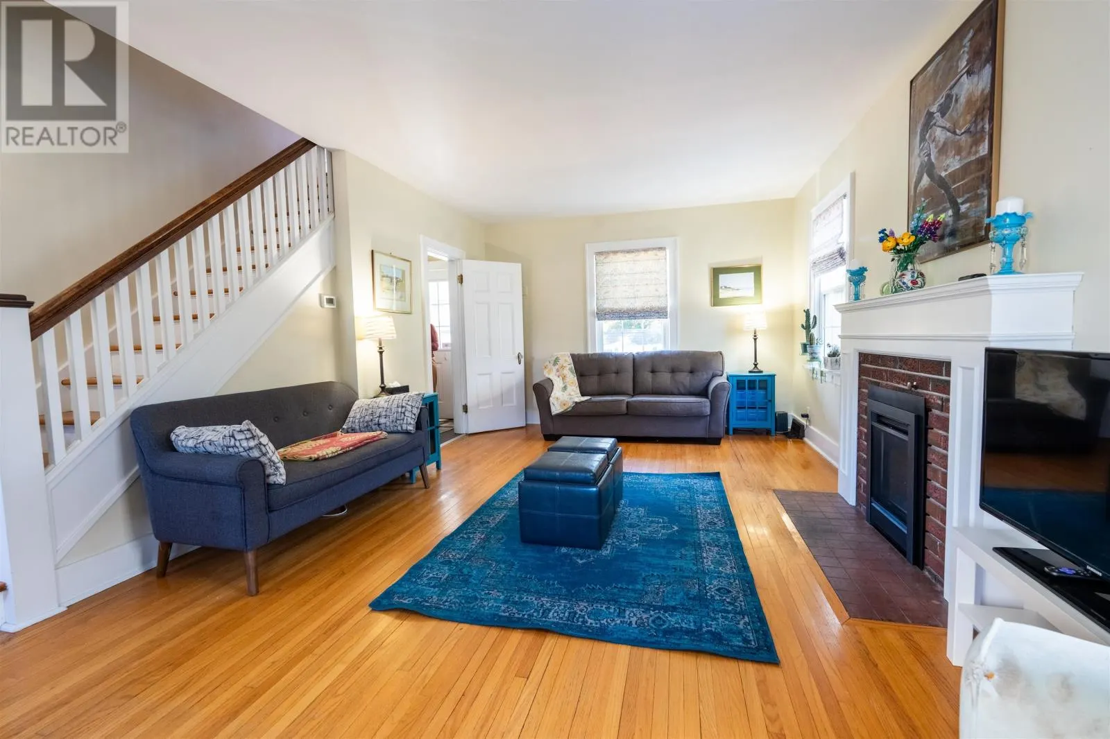 506 Selkirk ST S