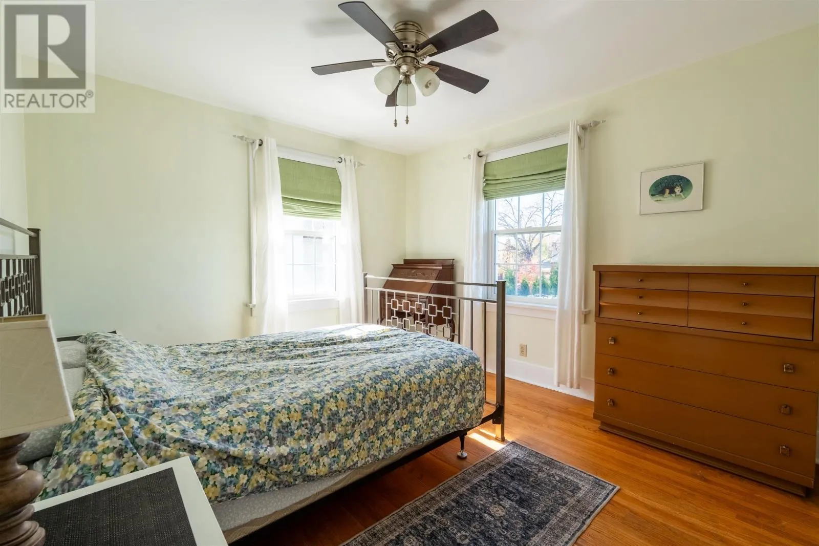 506 Selkirk ST S