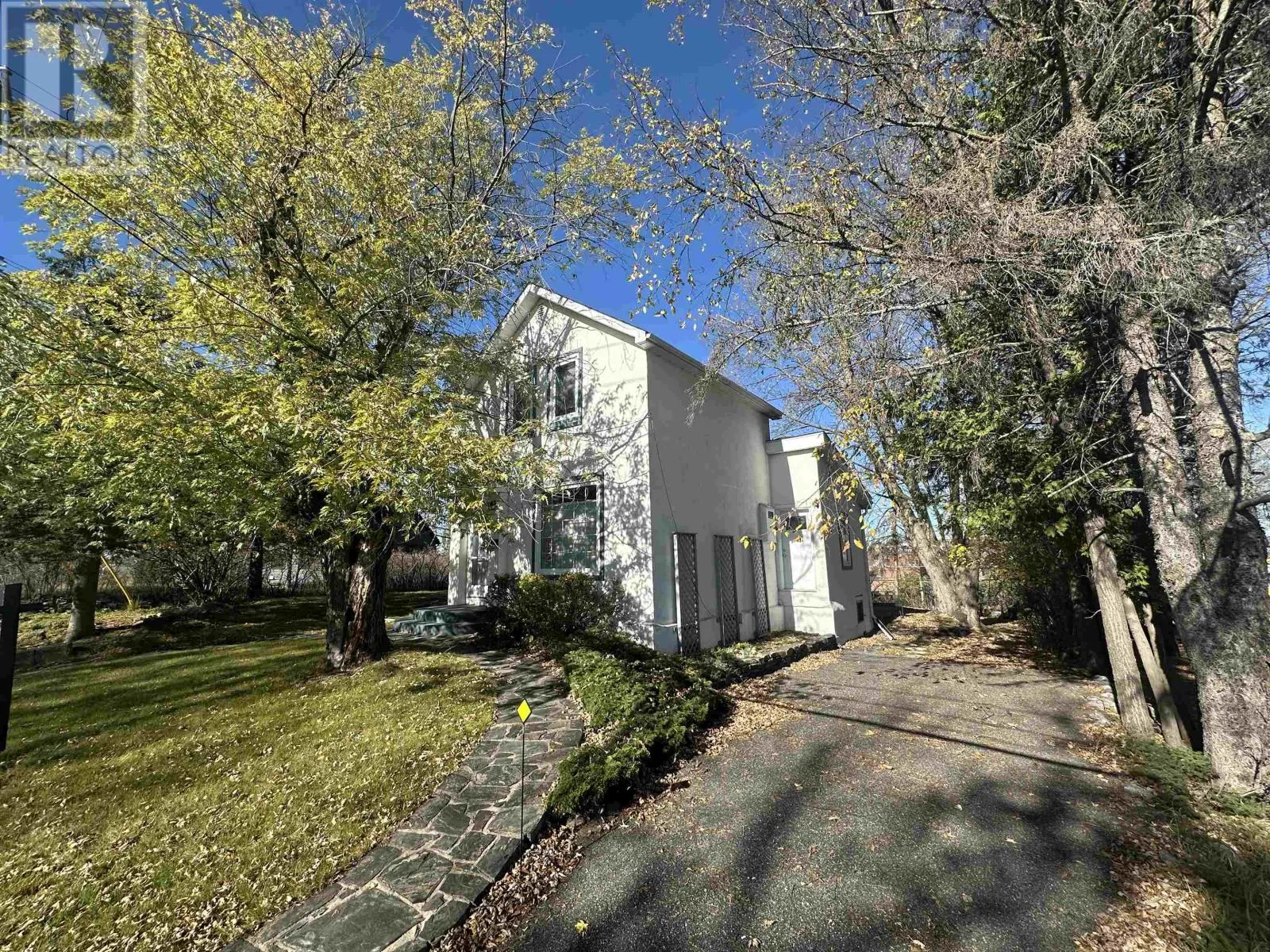 400 Third ST S