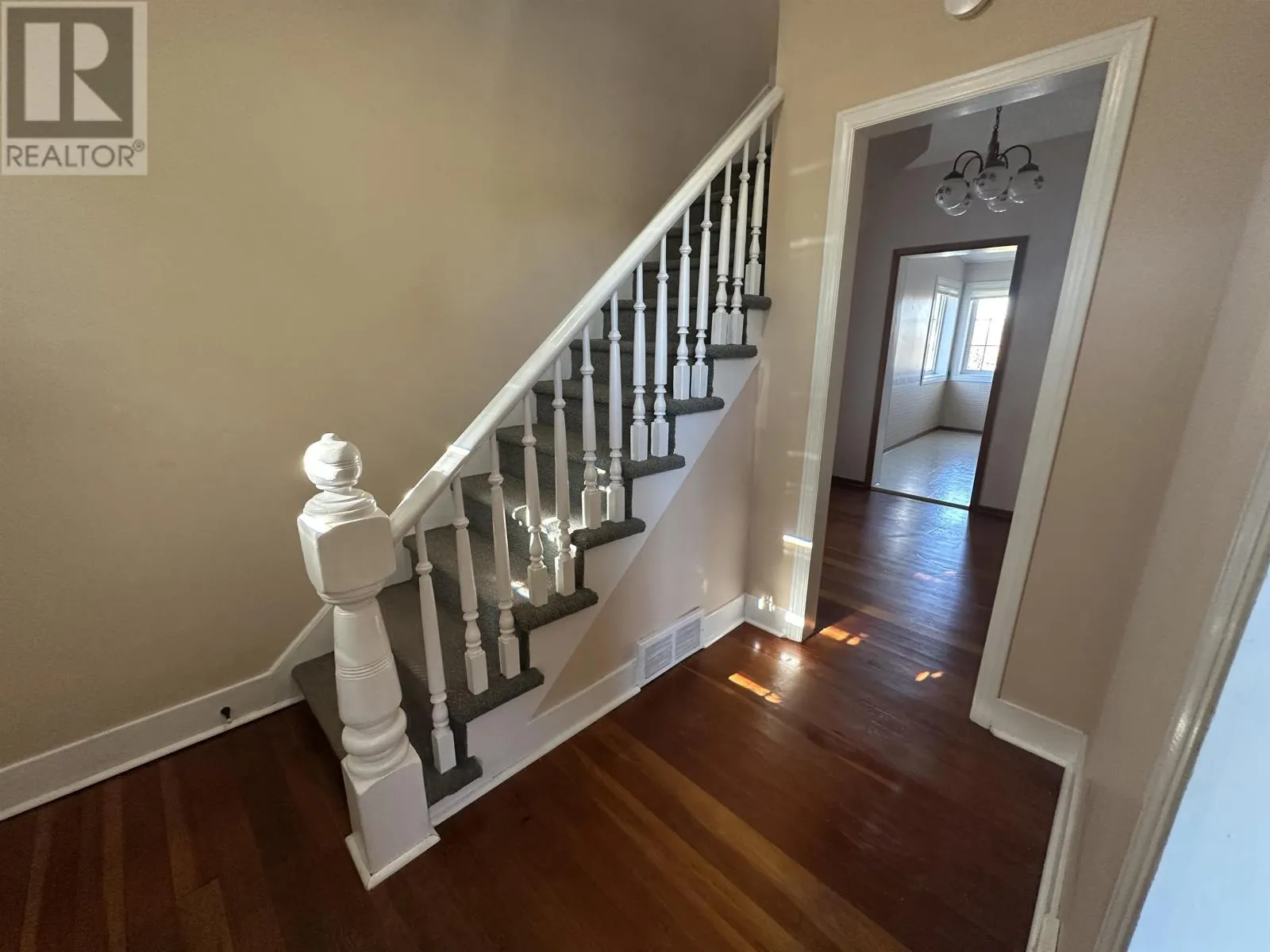 400 Third ST S