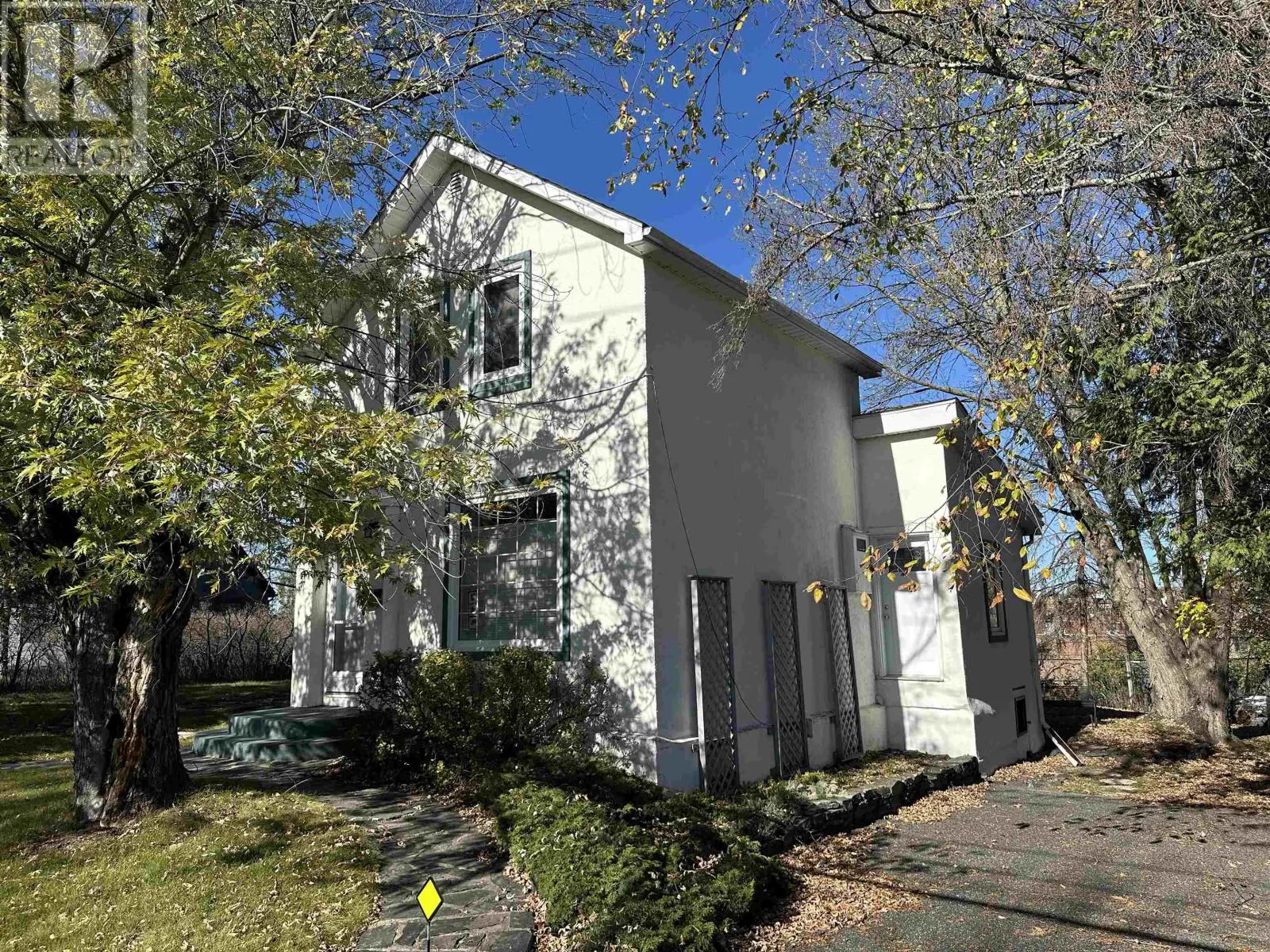 400 Third ST S
