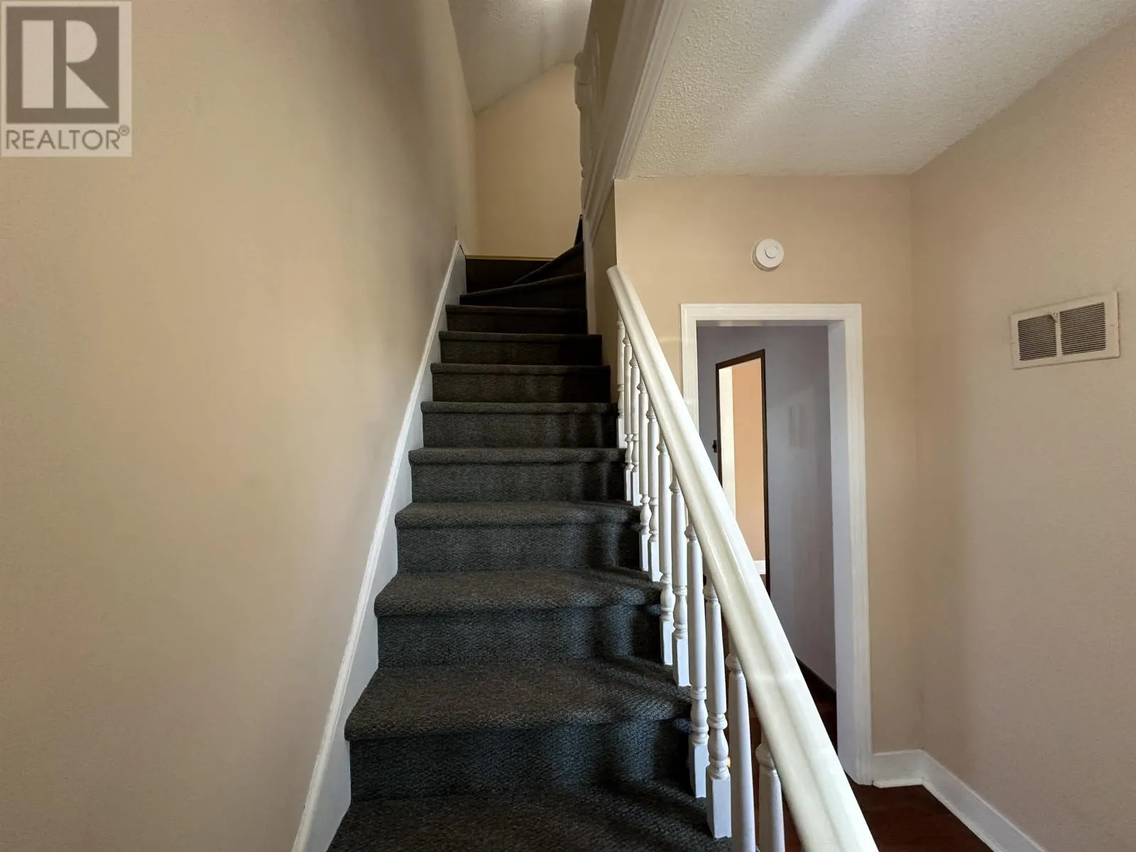 400 Third ST S
