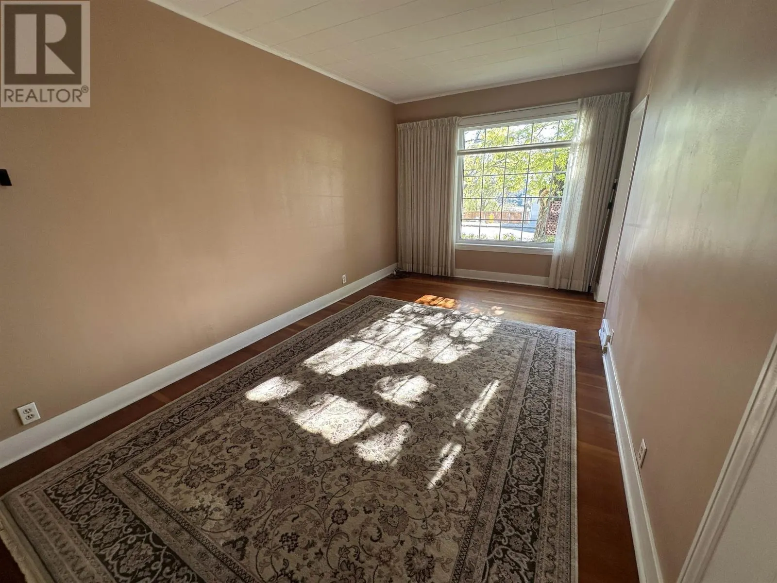 400 Third ST S