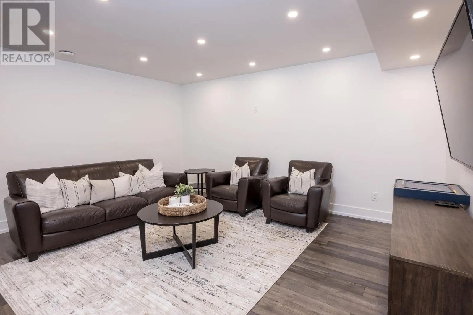 114 Dogwood CRES