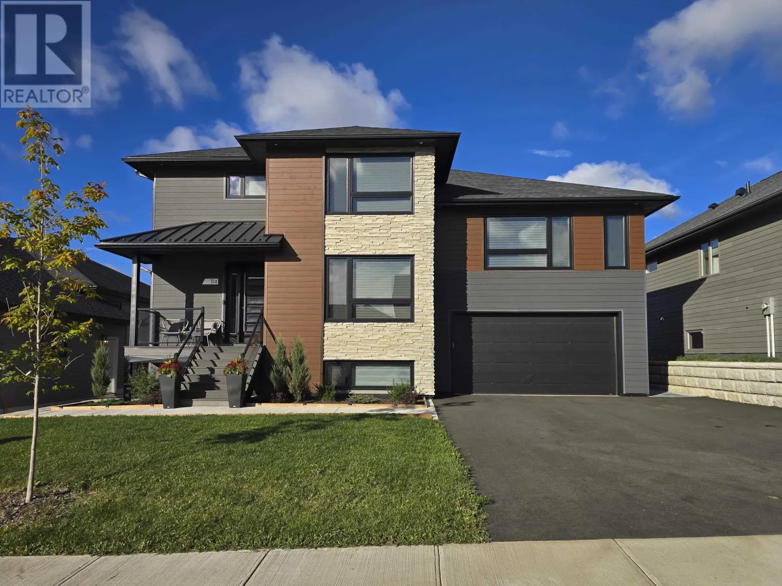 114 Dogwood CRES