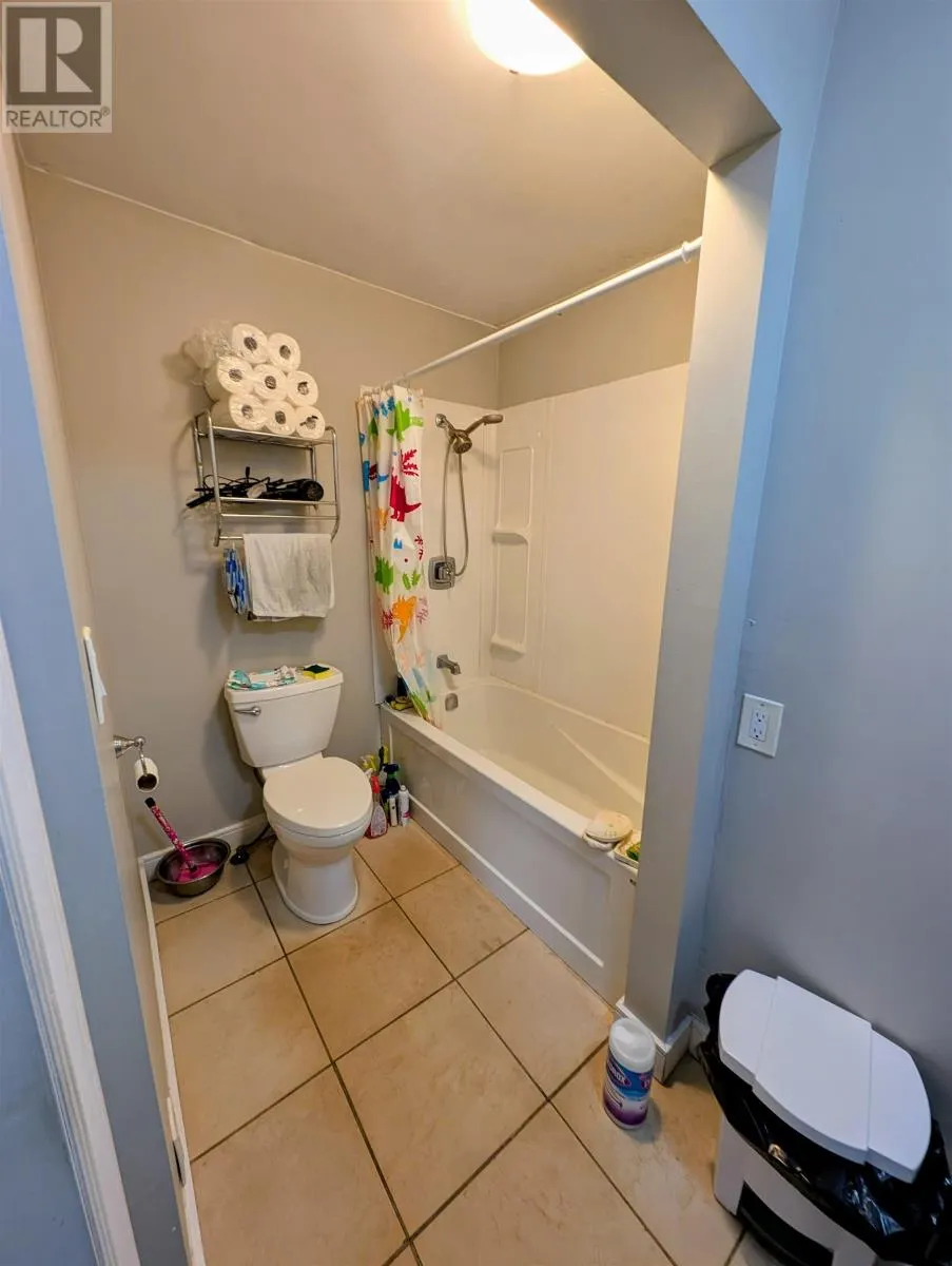 1108 Frederica ST W