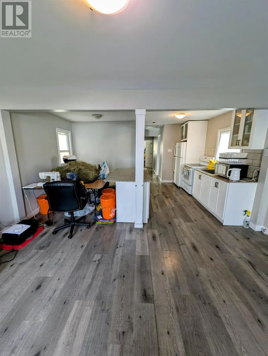 1108 Frederica ST W