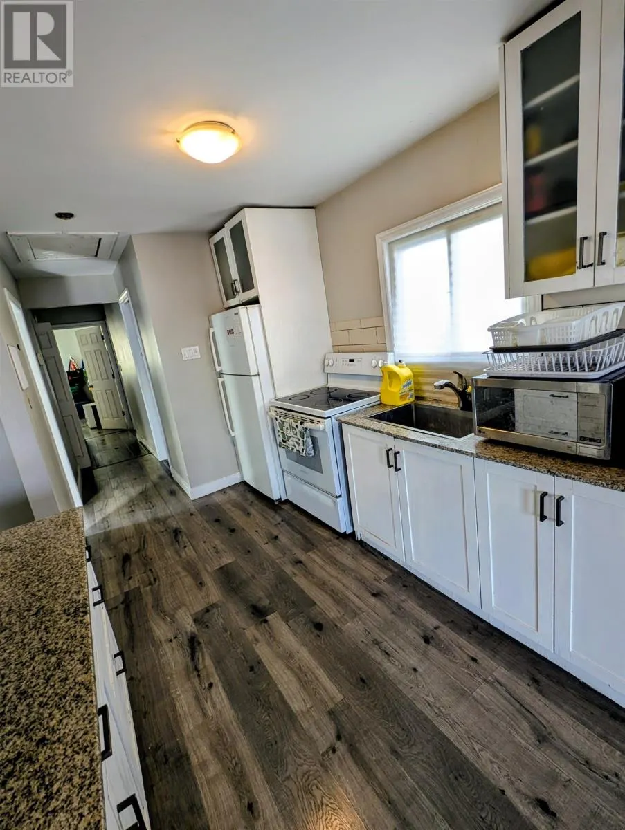 1108 Frederica ST W