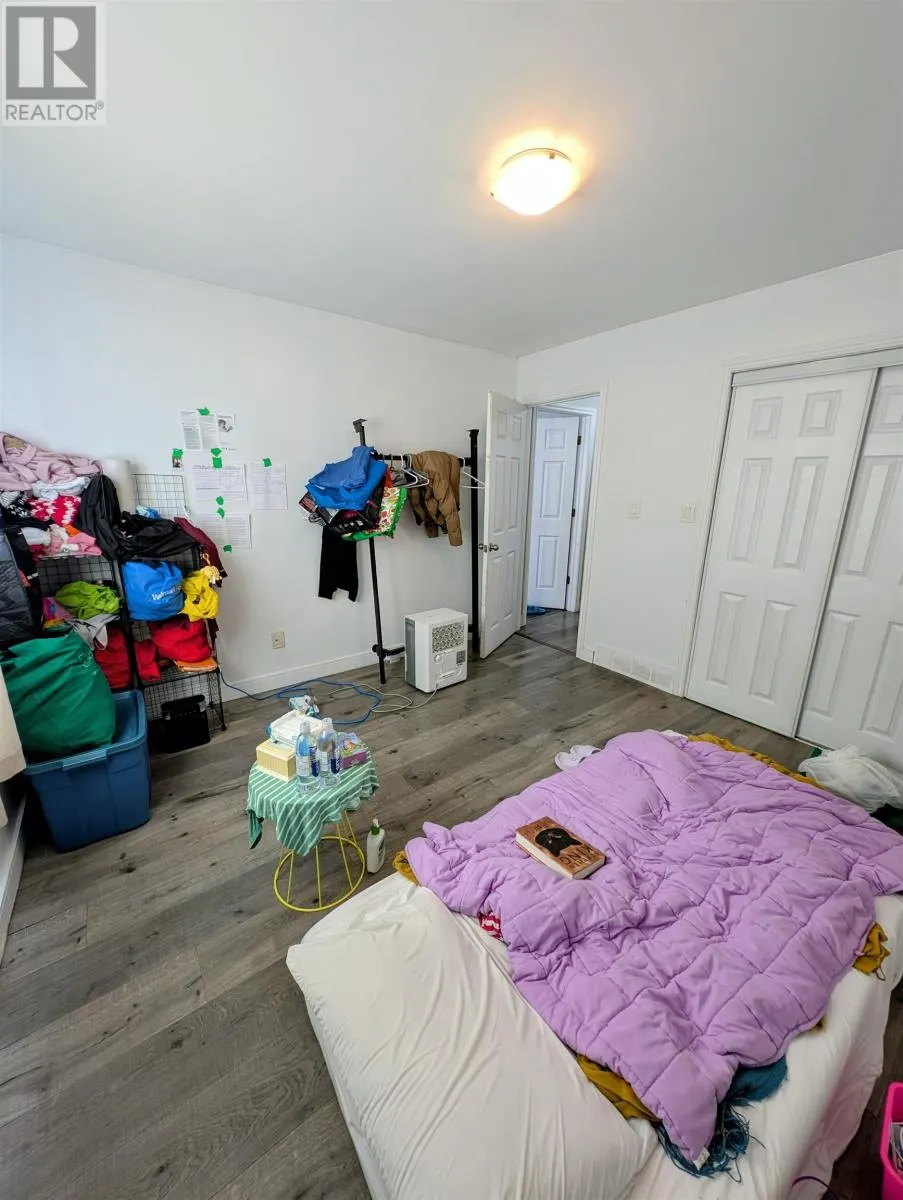 1108 Frederica ST W