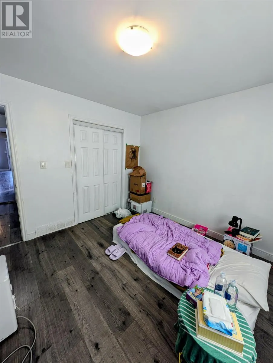 1108 Frederica ST W