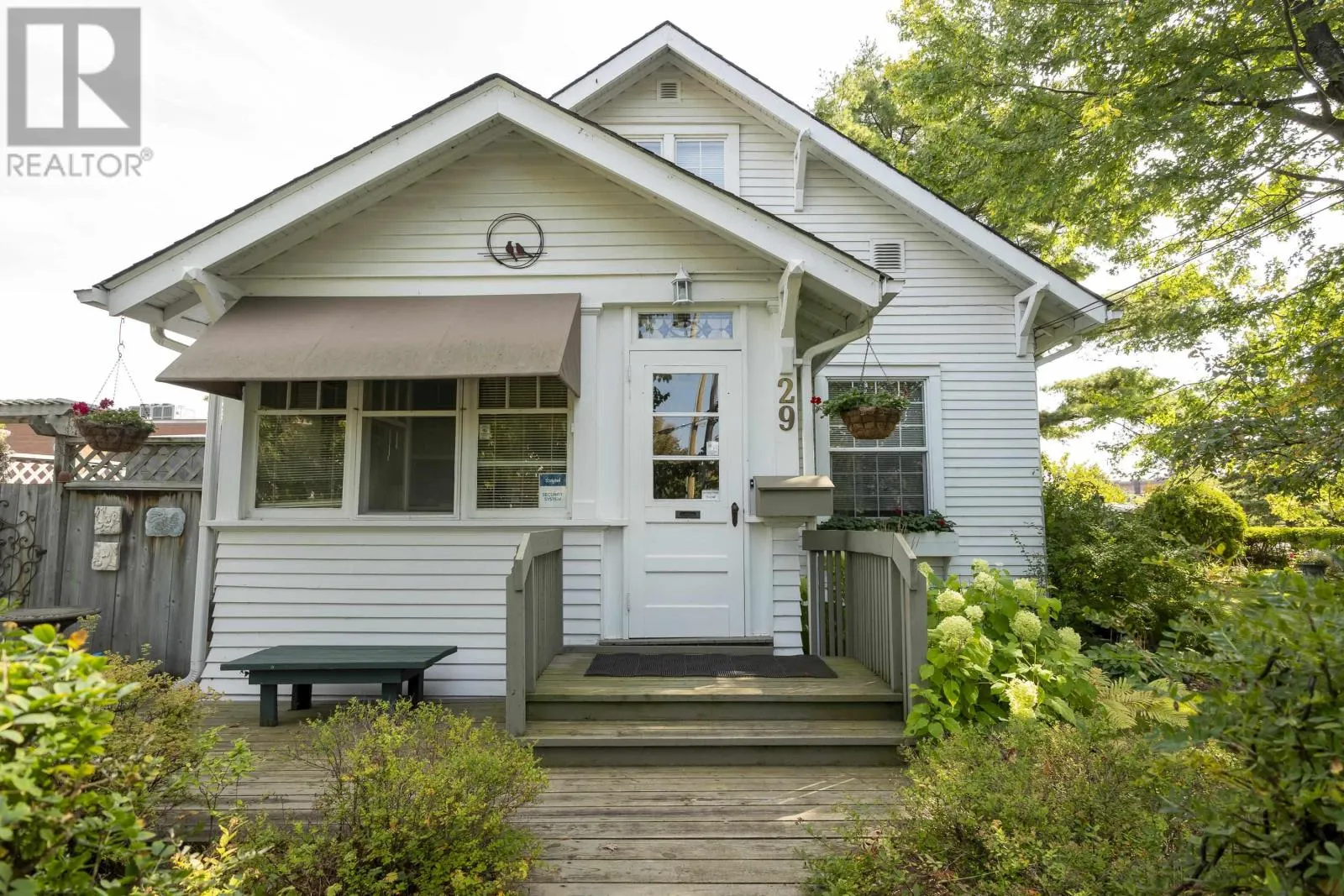 29 Emmerson AVE