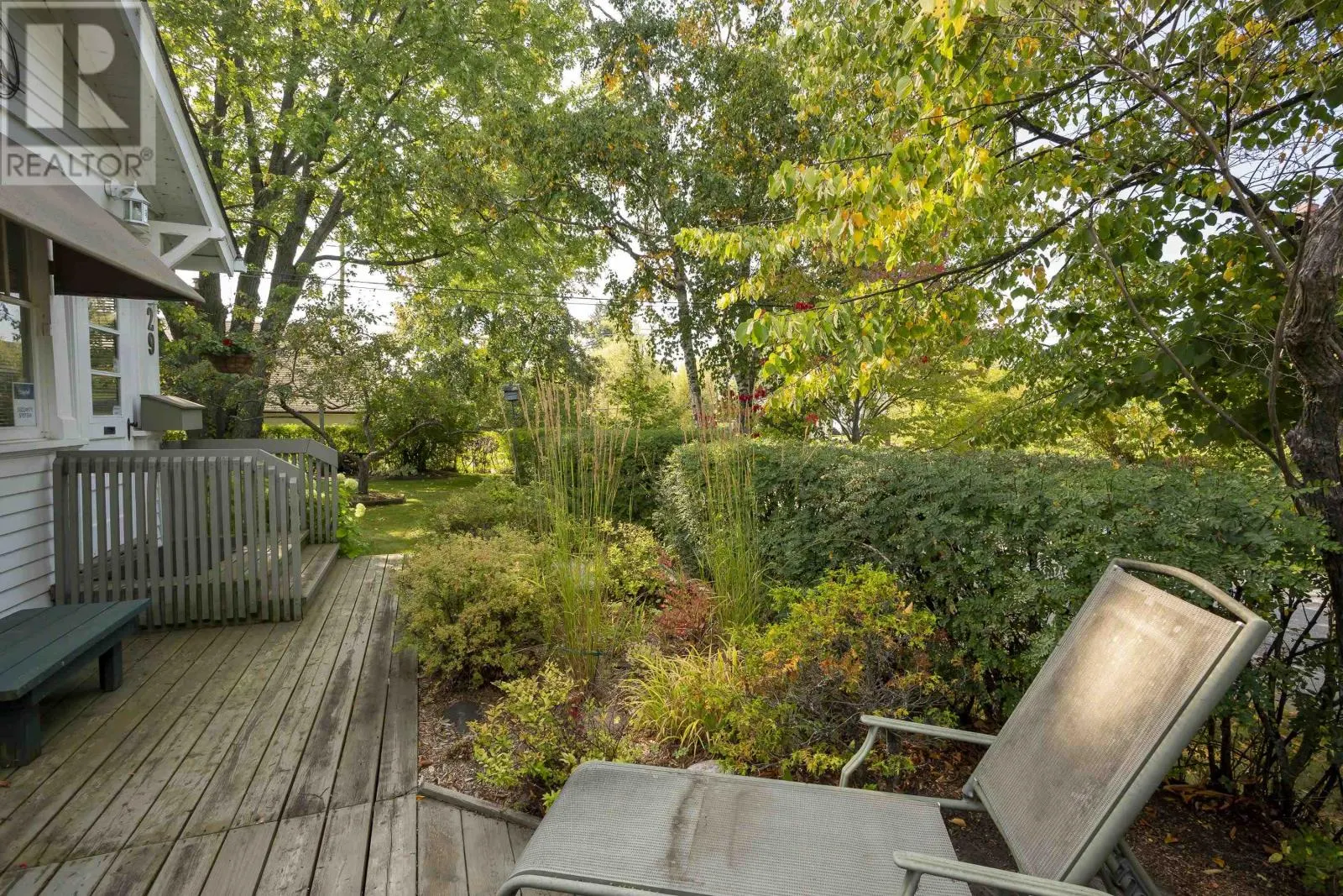 29 Emmerson AVE