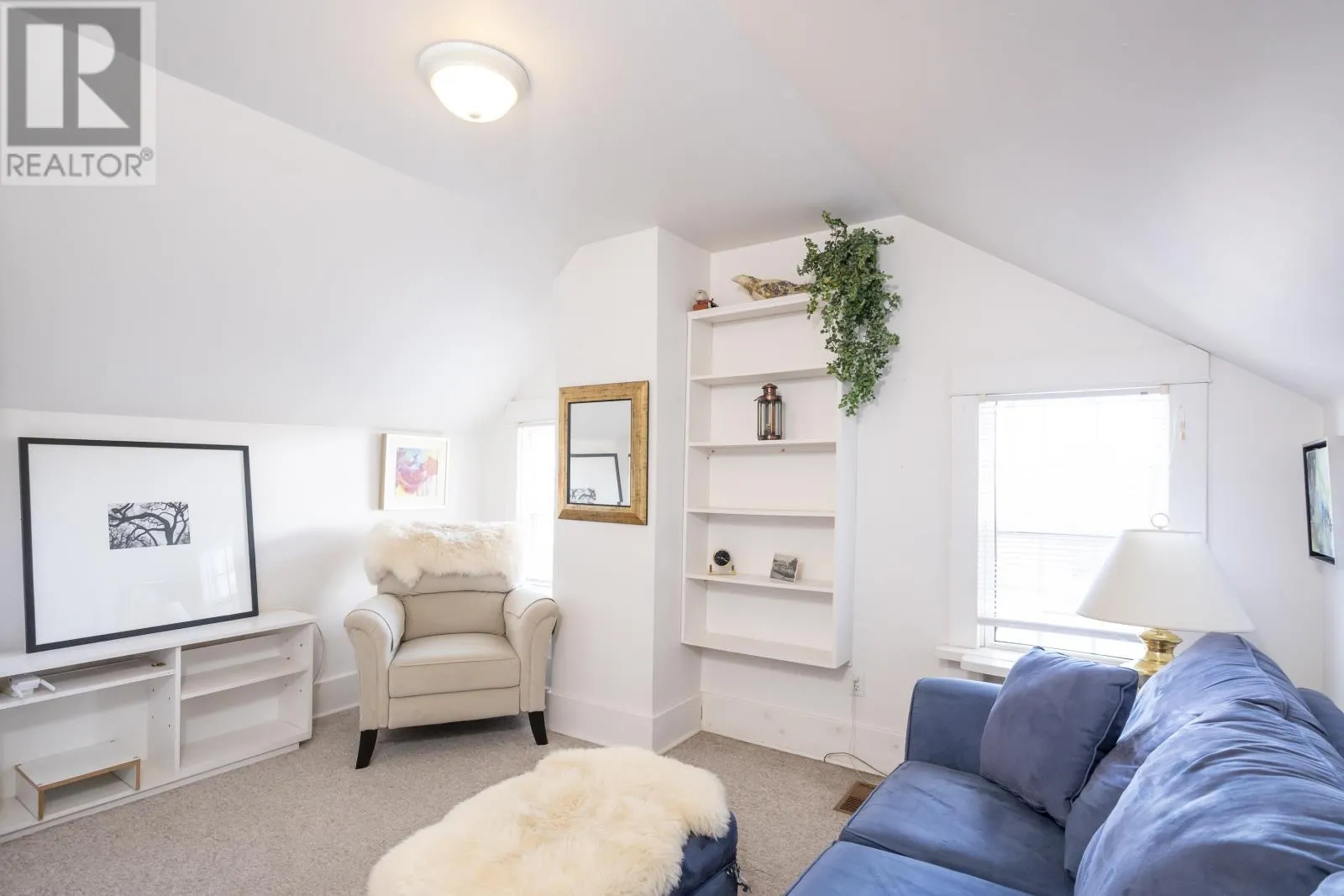 29 Emmerson AVE