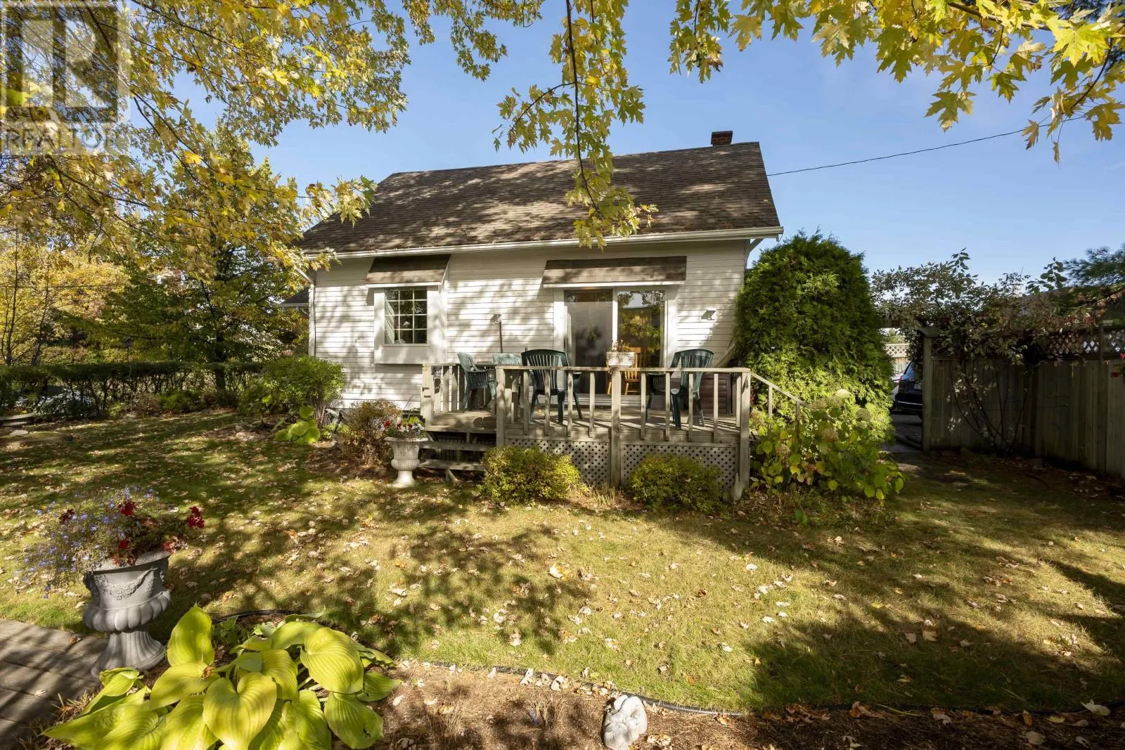 29 Emmerson AVE