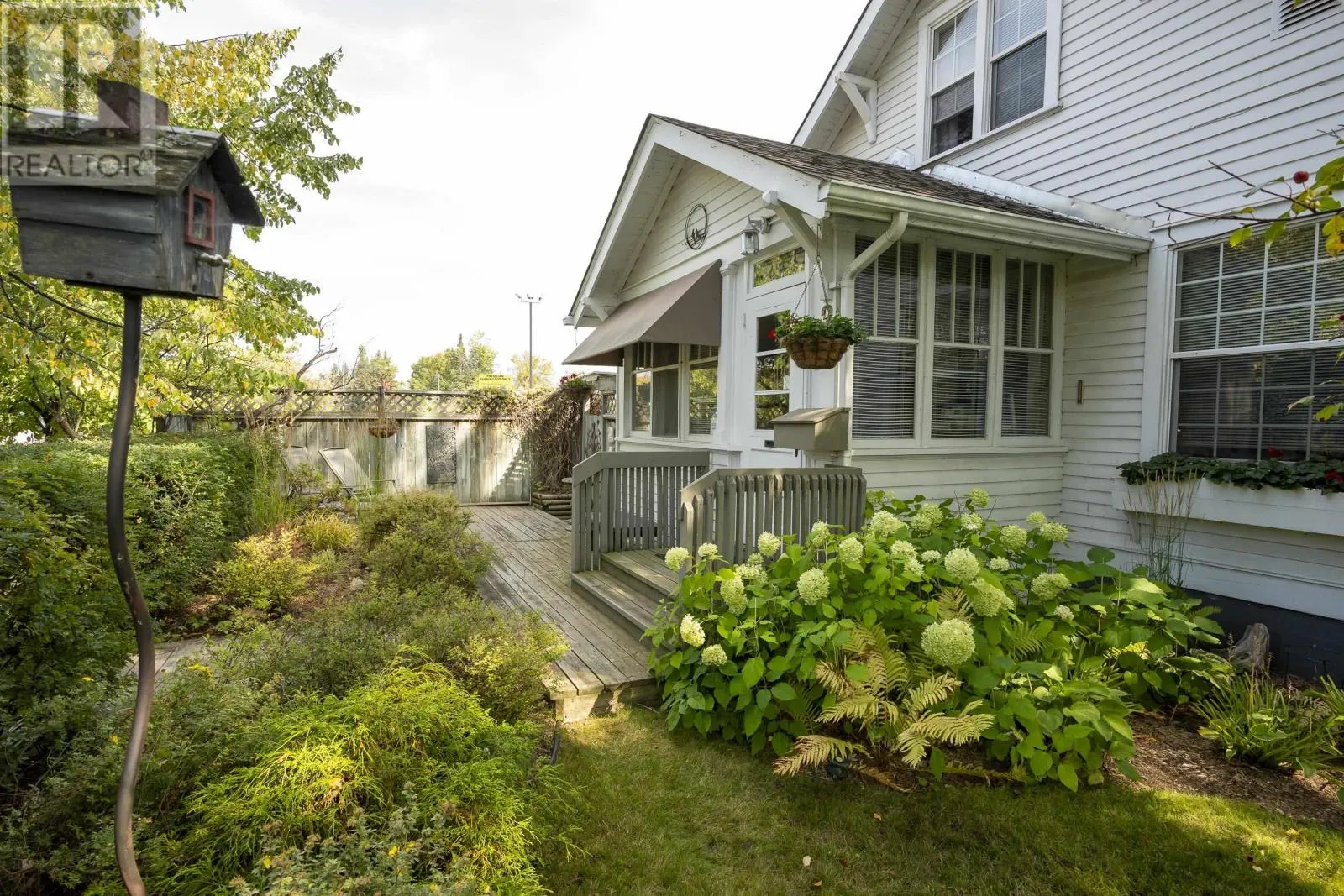 29 Emmerson AVE