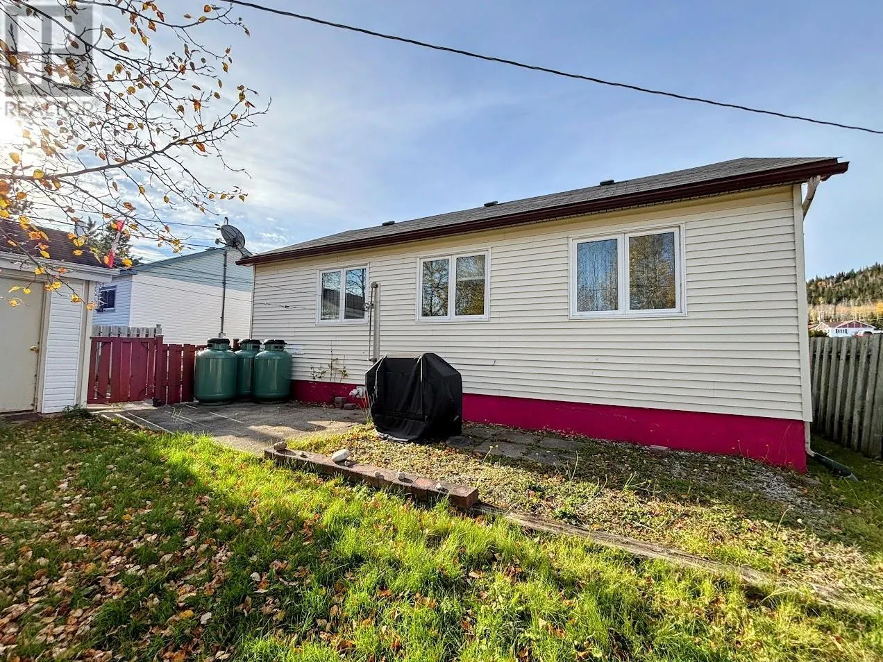 22 Robin AVE