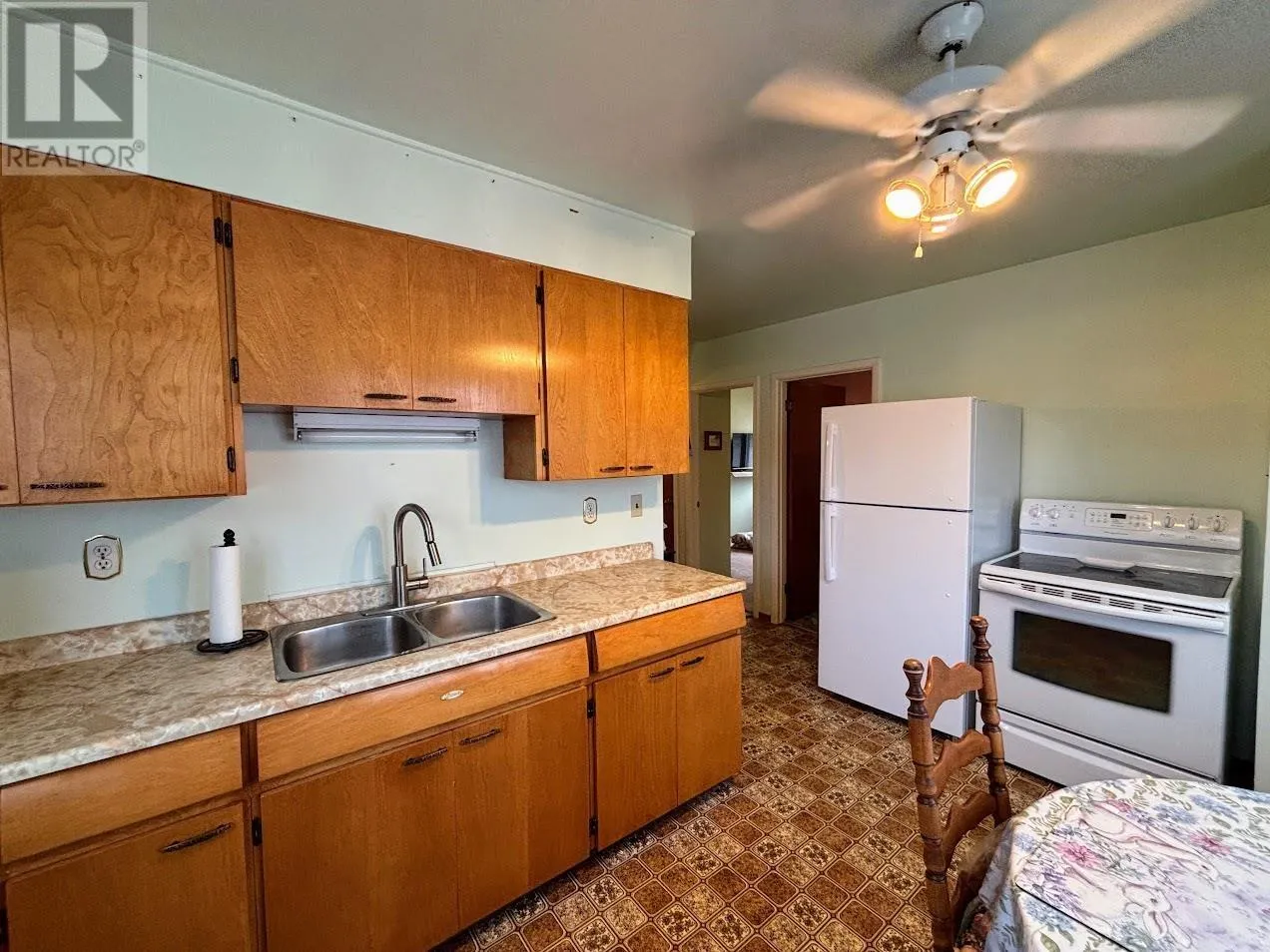 22 Robin AVE