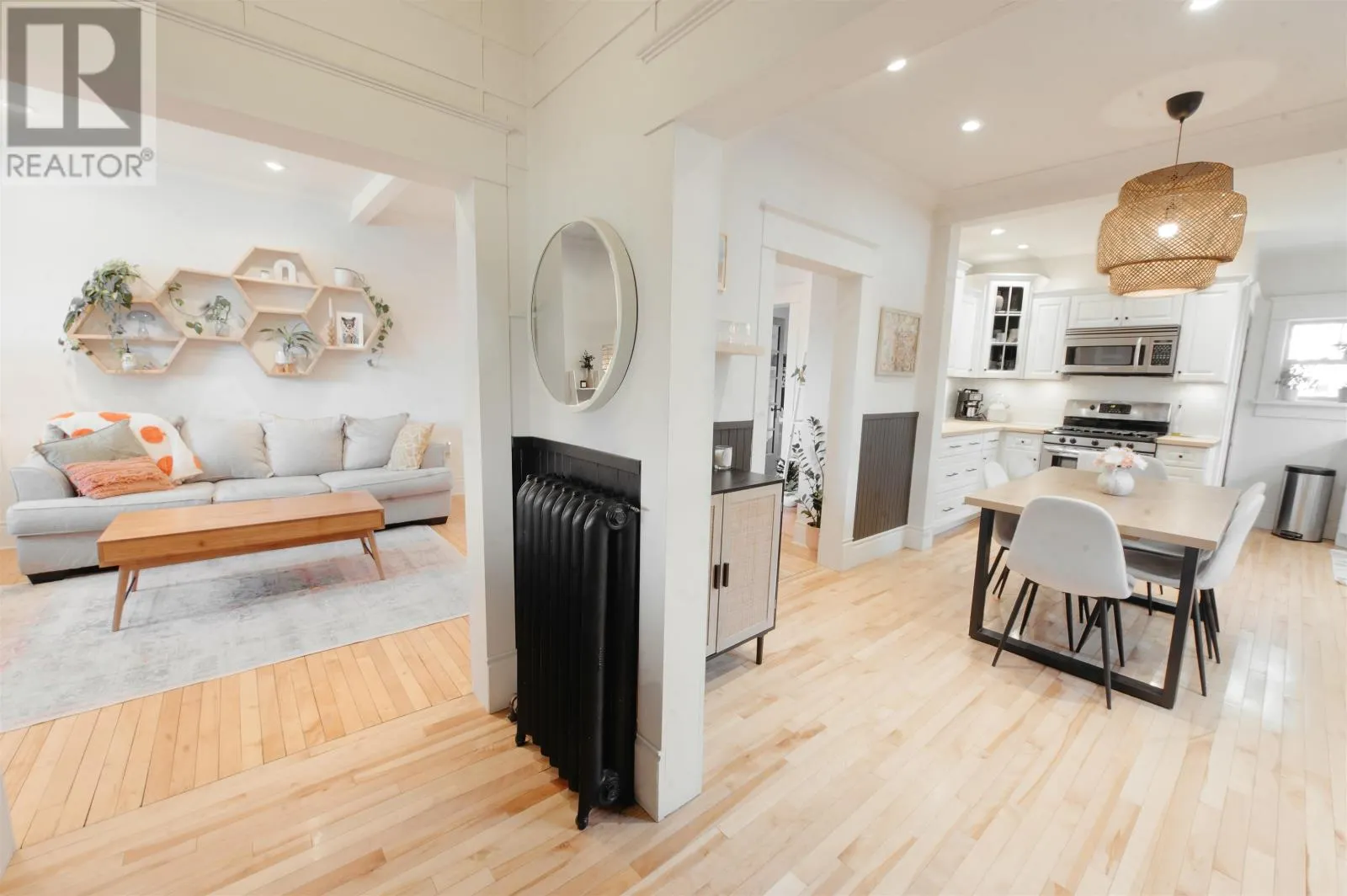 307 Harold St N