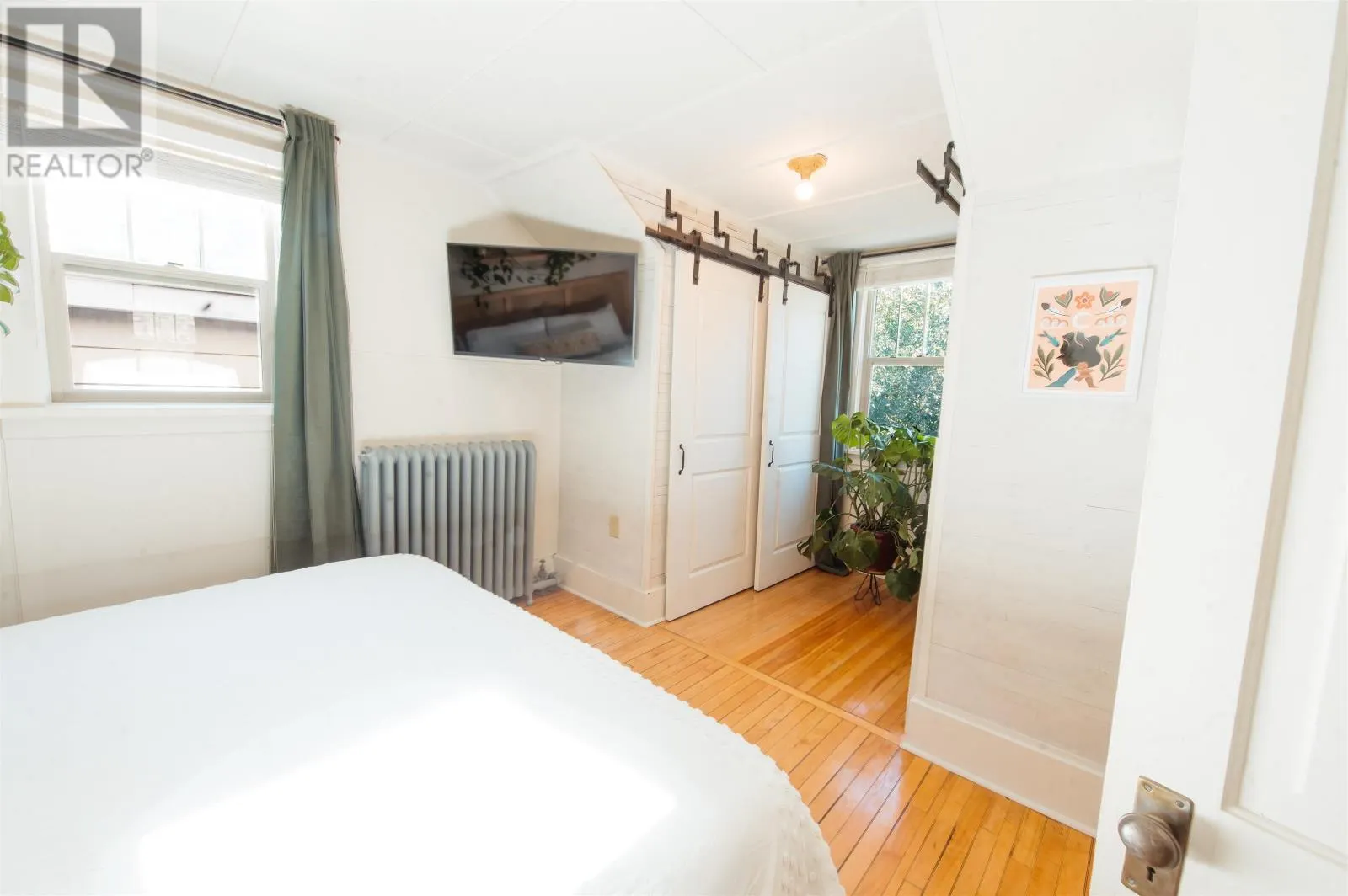 307 Harold St N