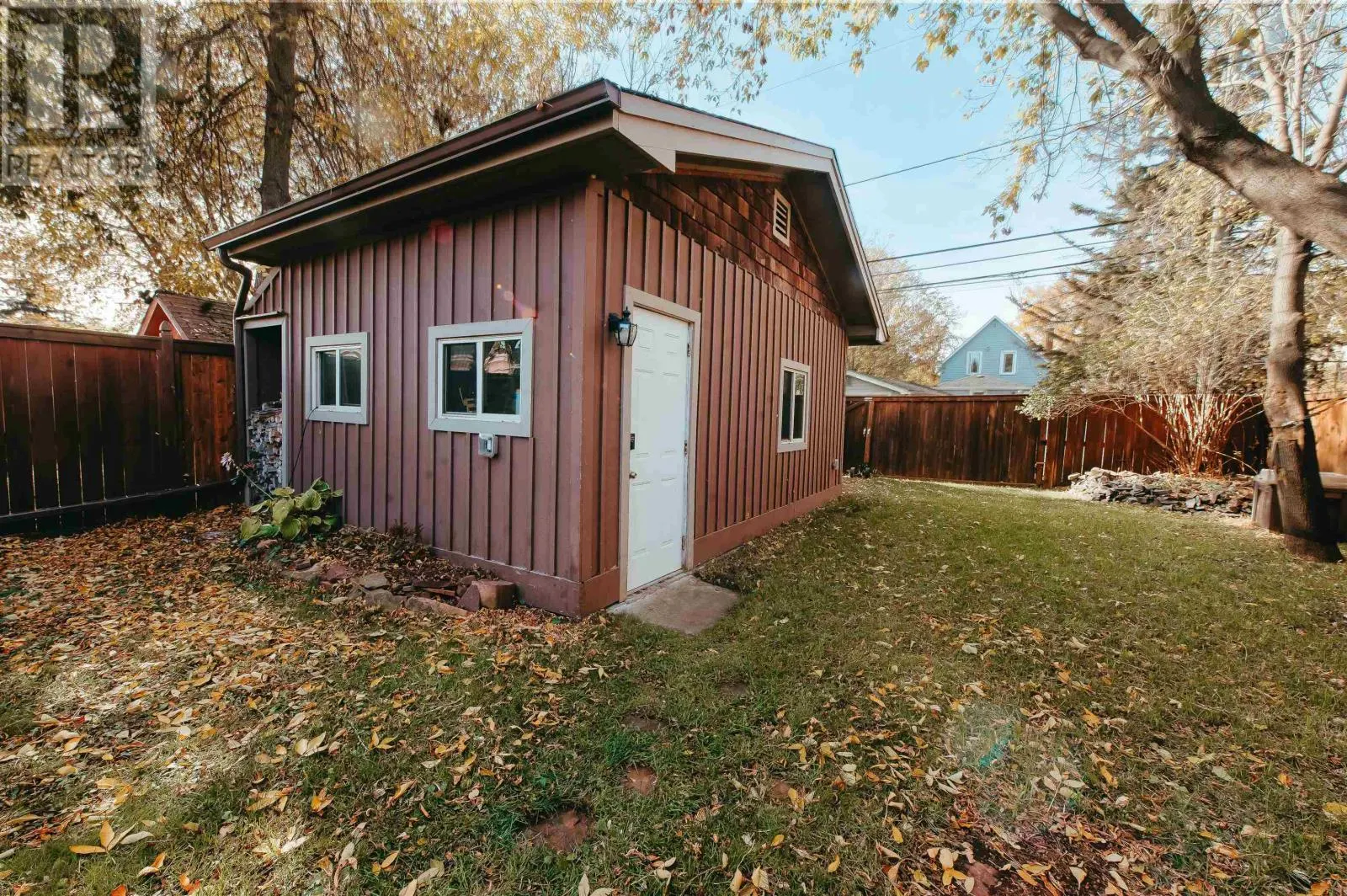 307 Harold St N